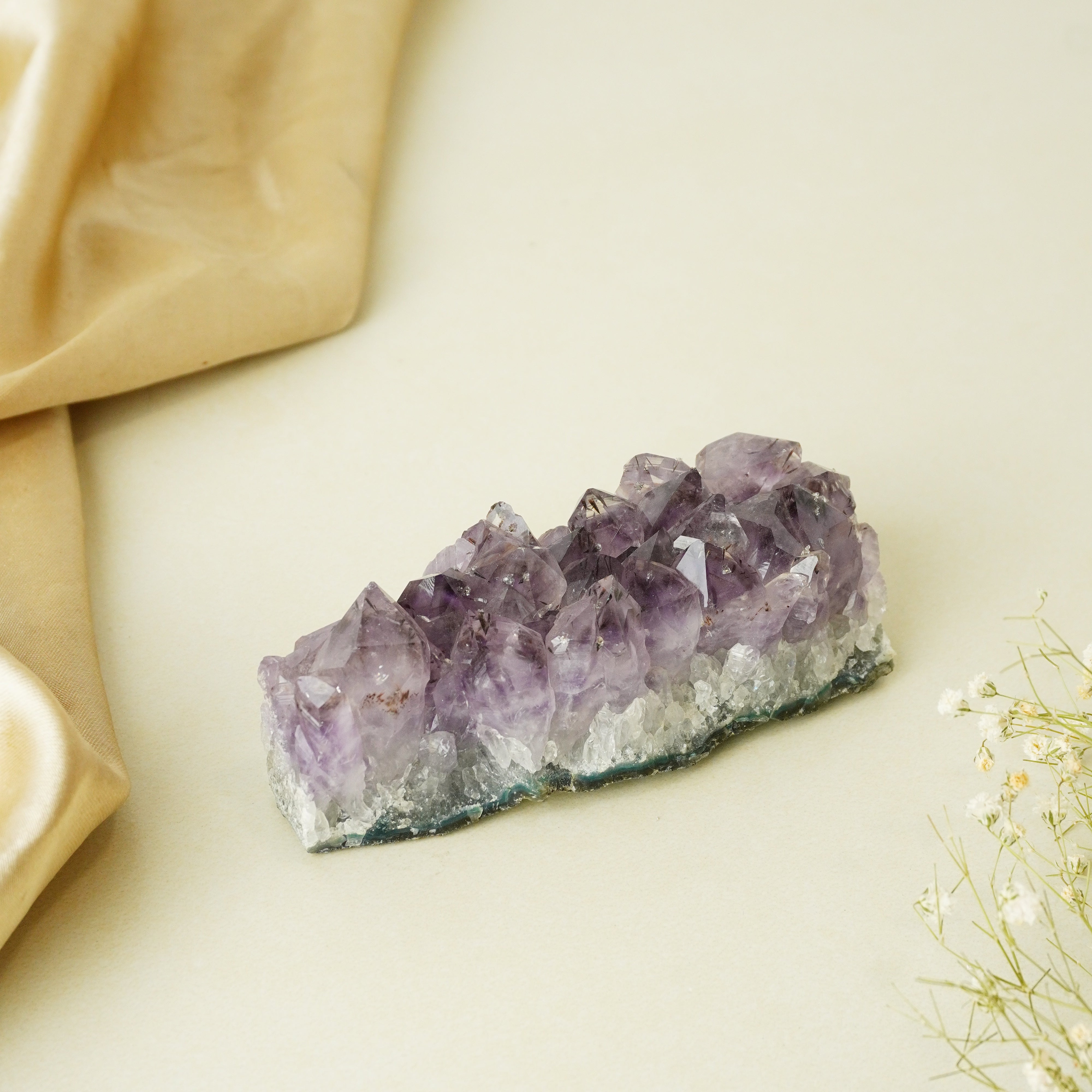 NATURAL AMETHYST CLUSTER (193 GRAMS)