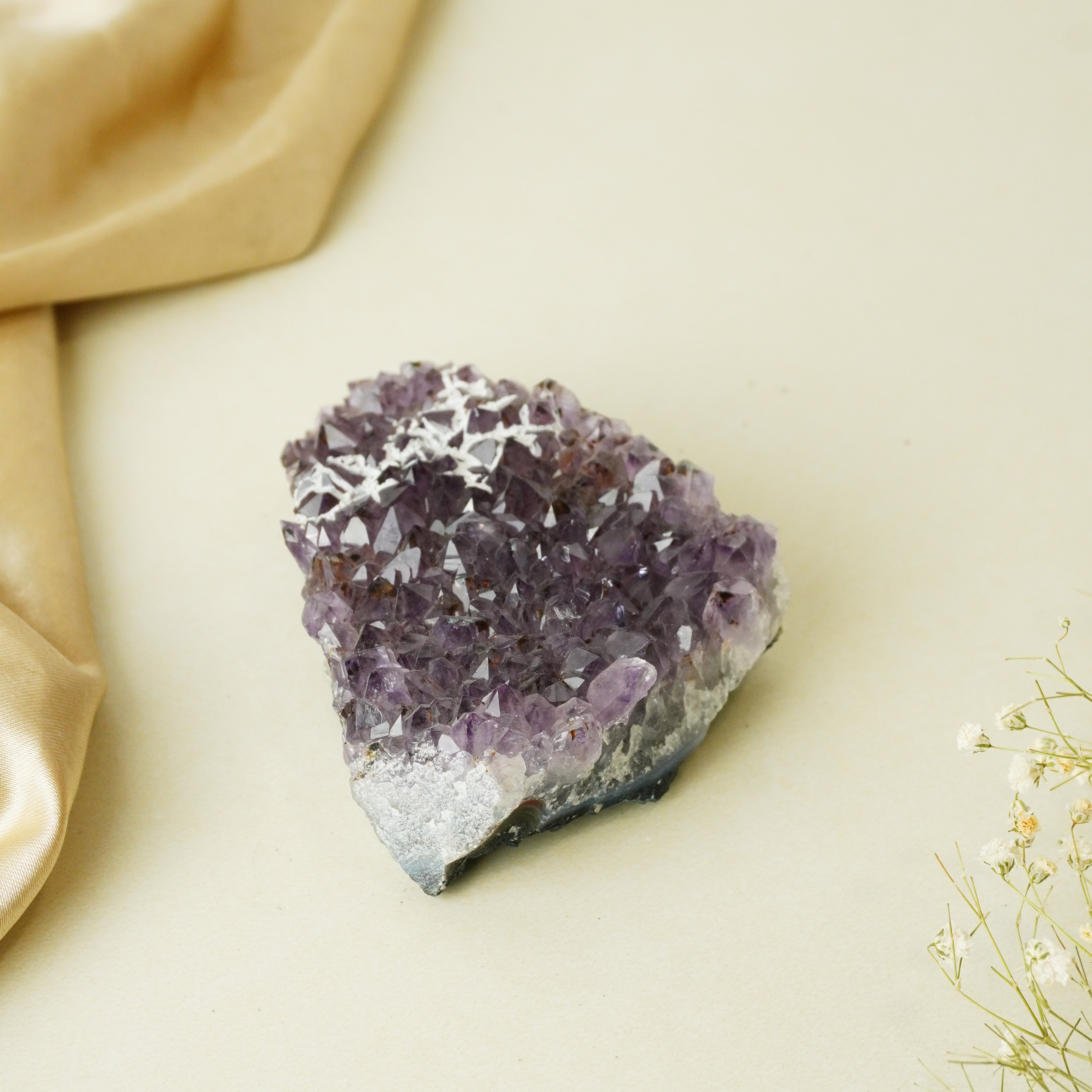 NATURAL AMETHYST CLUSTER (192 GRAMS)