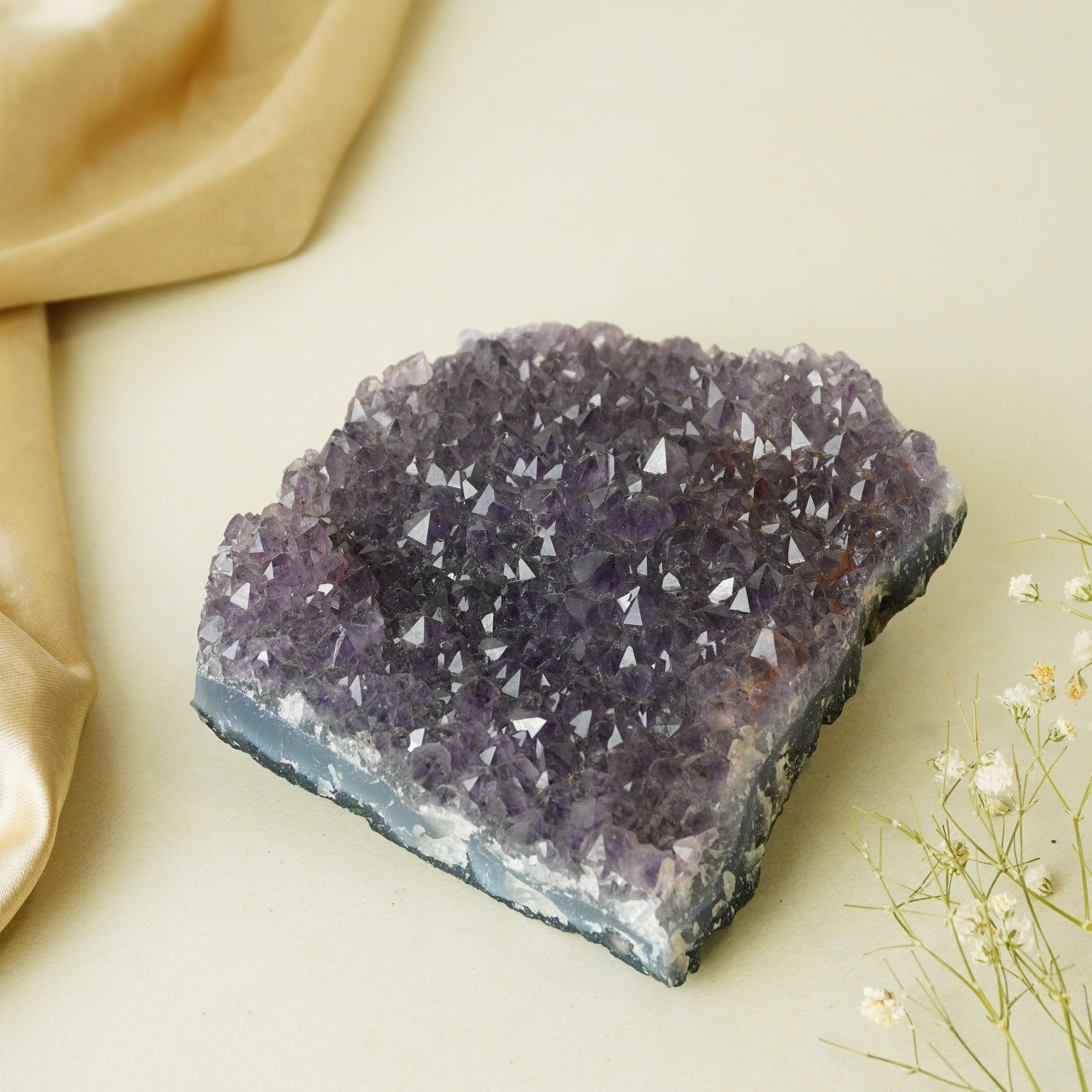 NATURAL AMETHYST CLUSTER (395 GRAMS)