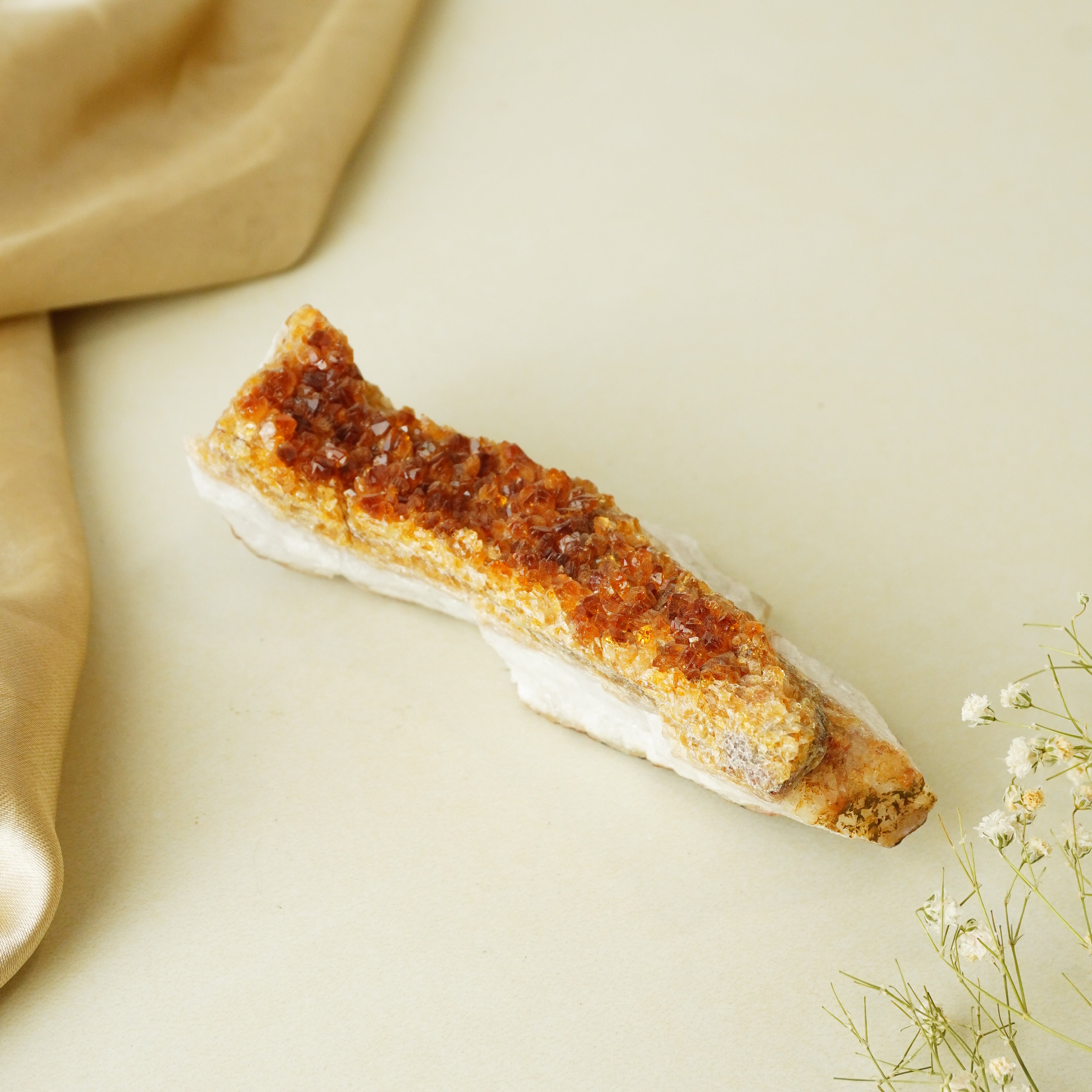 NATURAL CITRINE CLUSTER (206 GRAMS)