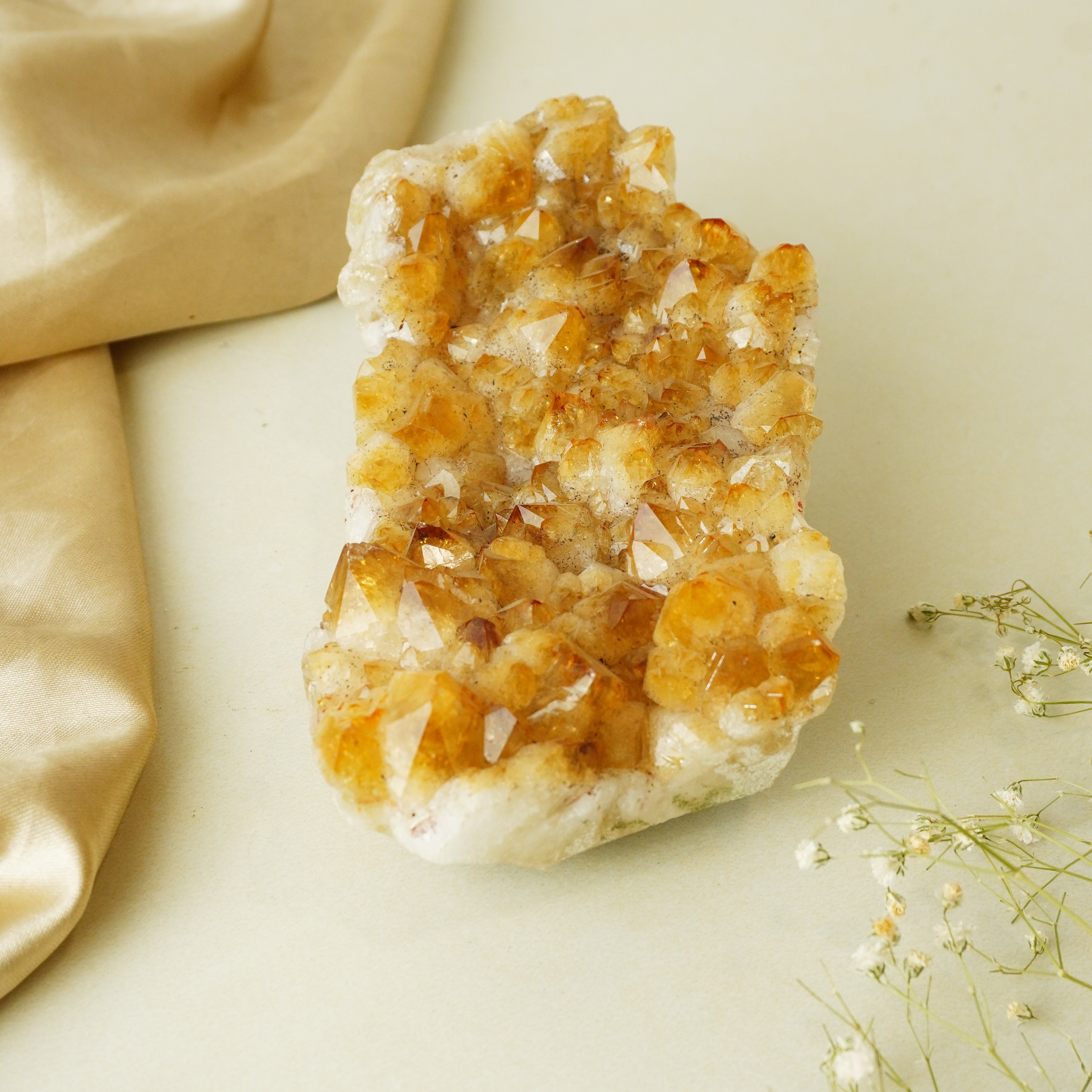 NATURAL CITRINE CLUSTER (530 GRAMS)