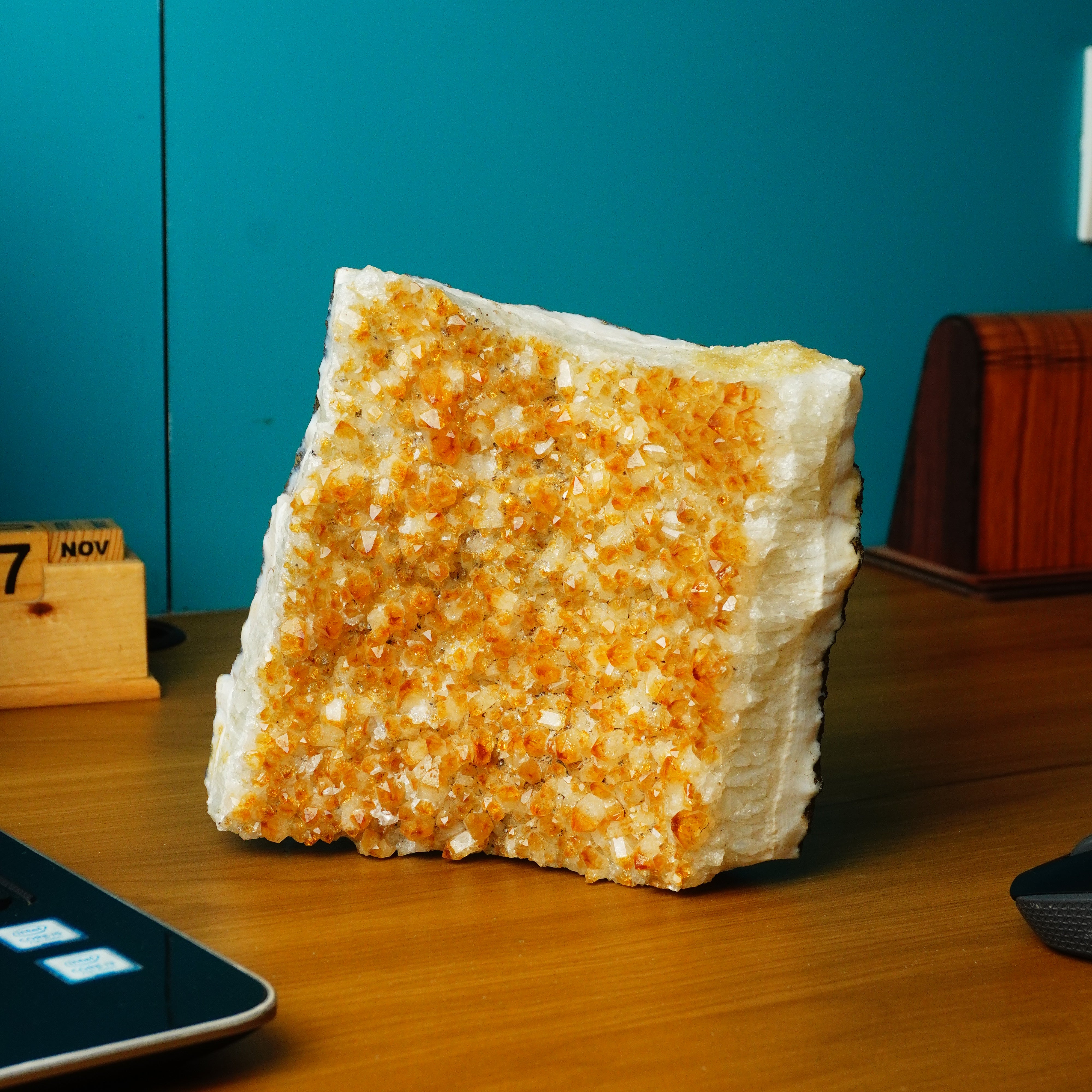 NATURAL CITRINE CLUSTER (2.002 KILOGRAMS)