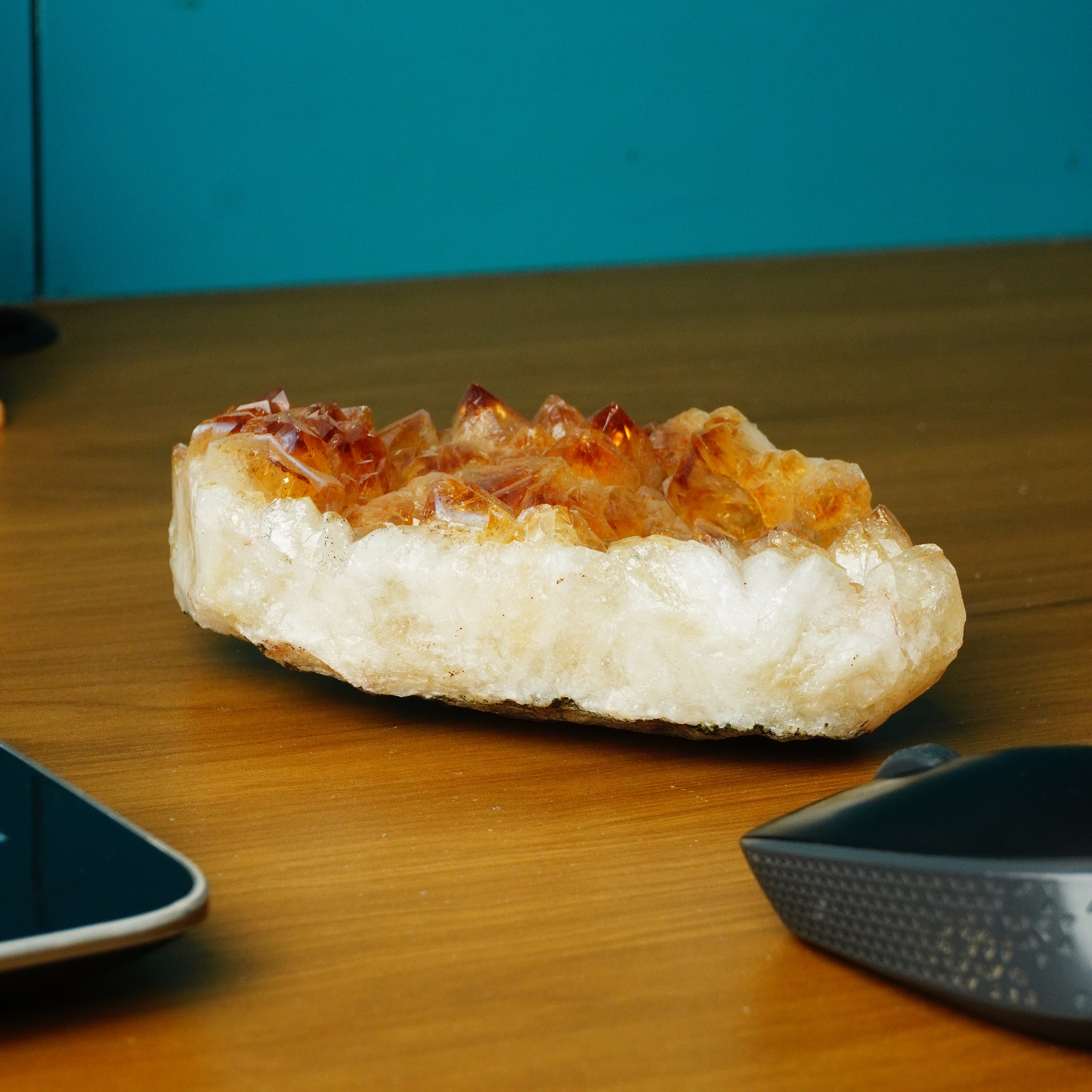 NATURAL CITRINE CLUSTER (666 GRAMS)