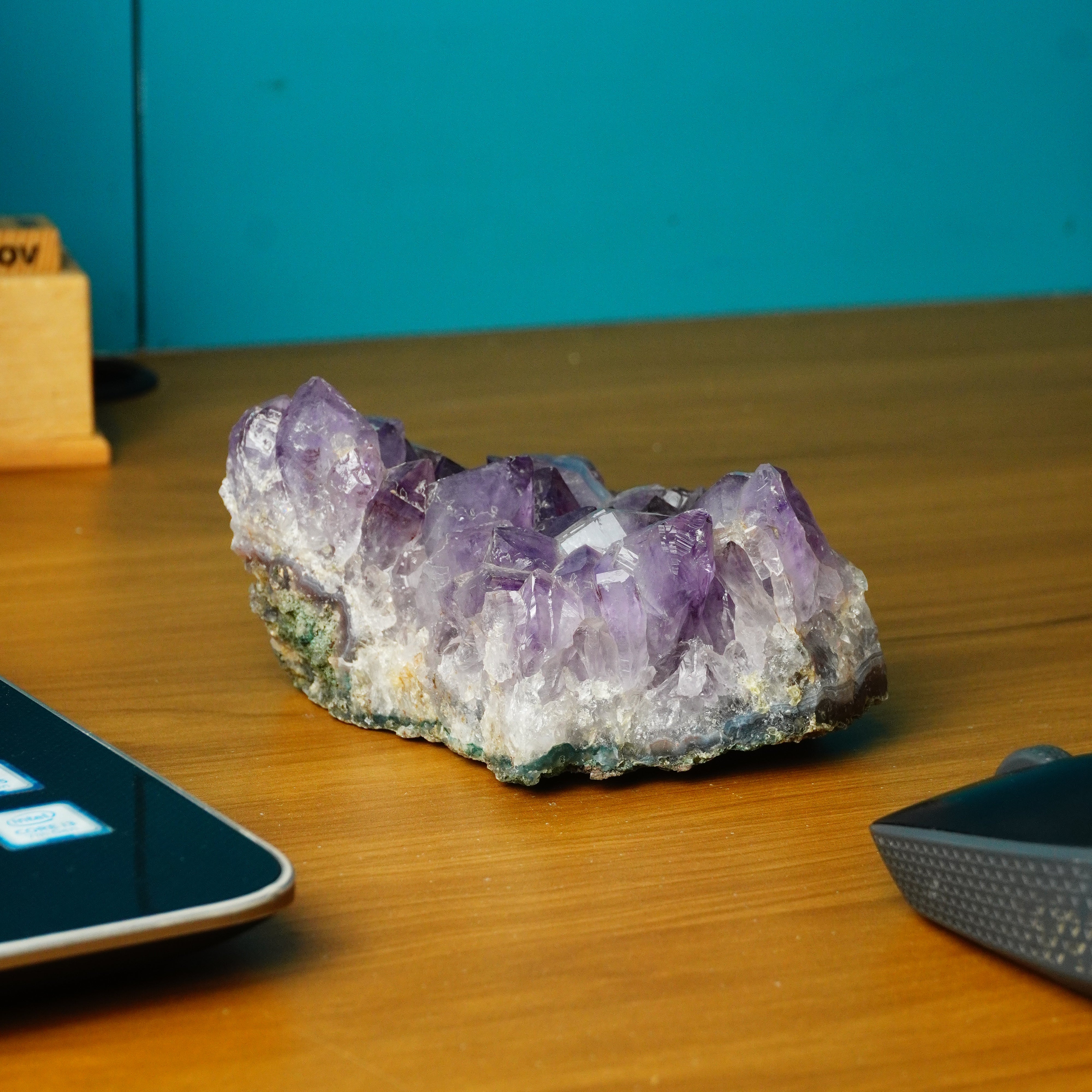 NATURAL AMETHYST CLUSTER (691 GRAMS)