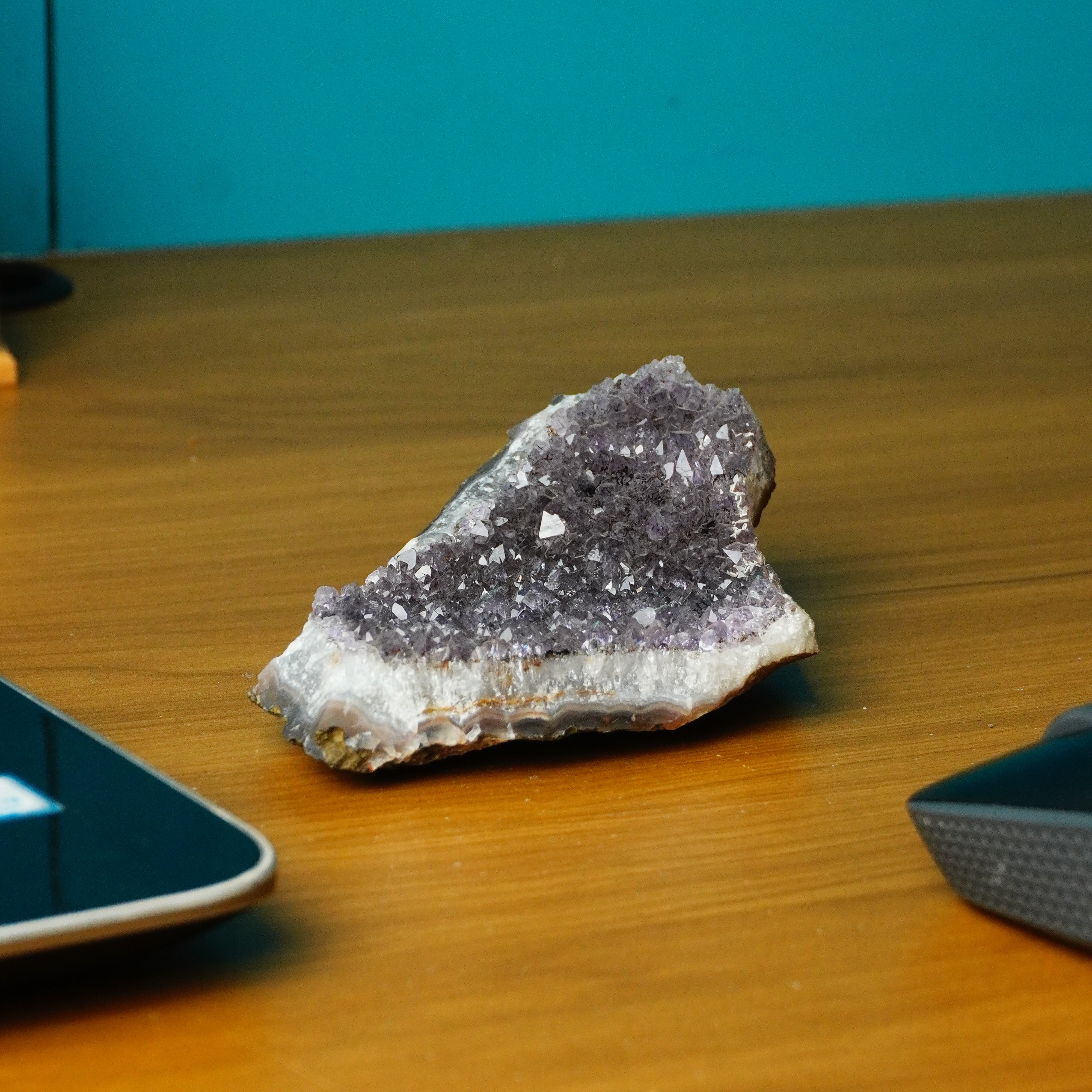 NATURAL AMETHYST CLUSTER (263 GRAMS)