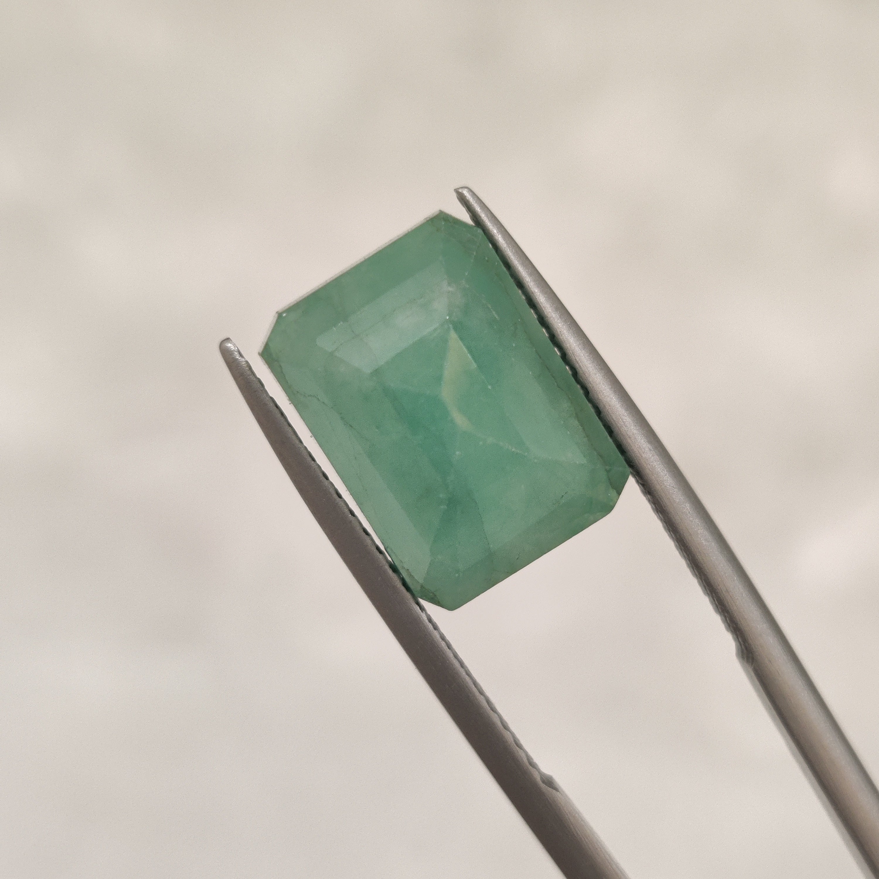 Emerald | EM 330 | 6.88 Carat