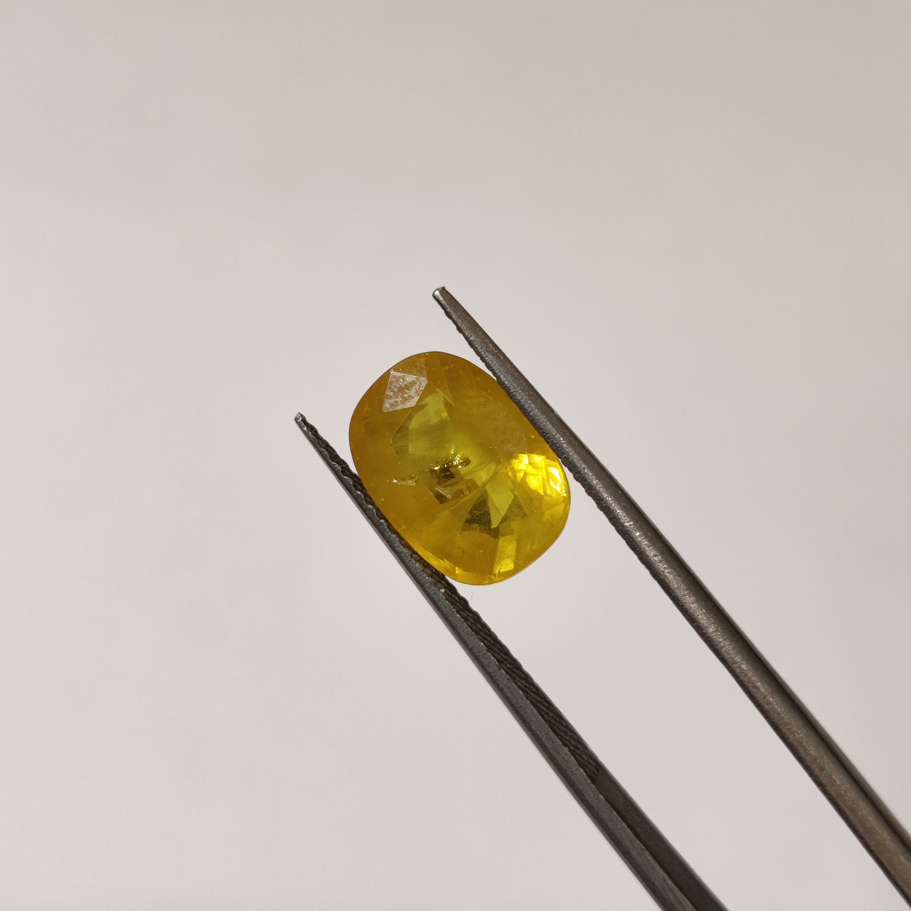 Yellow Sapphire | YS 102 | 4.04 Carat