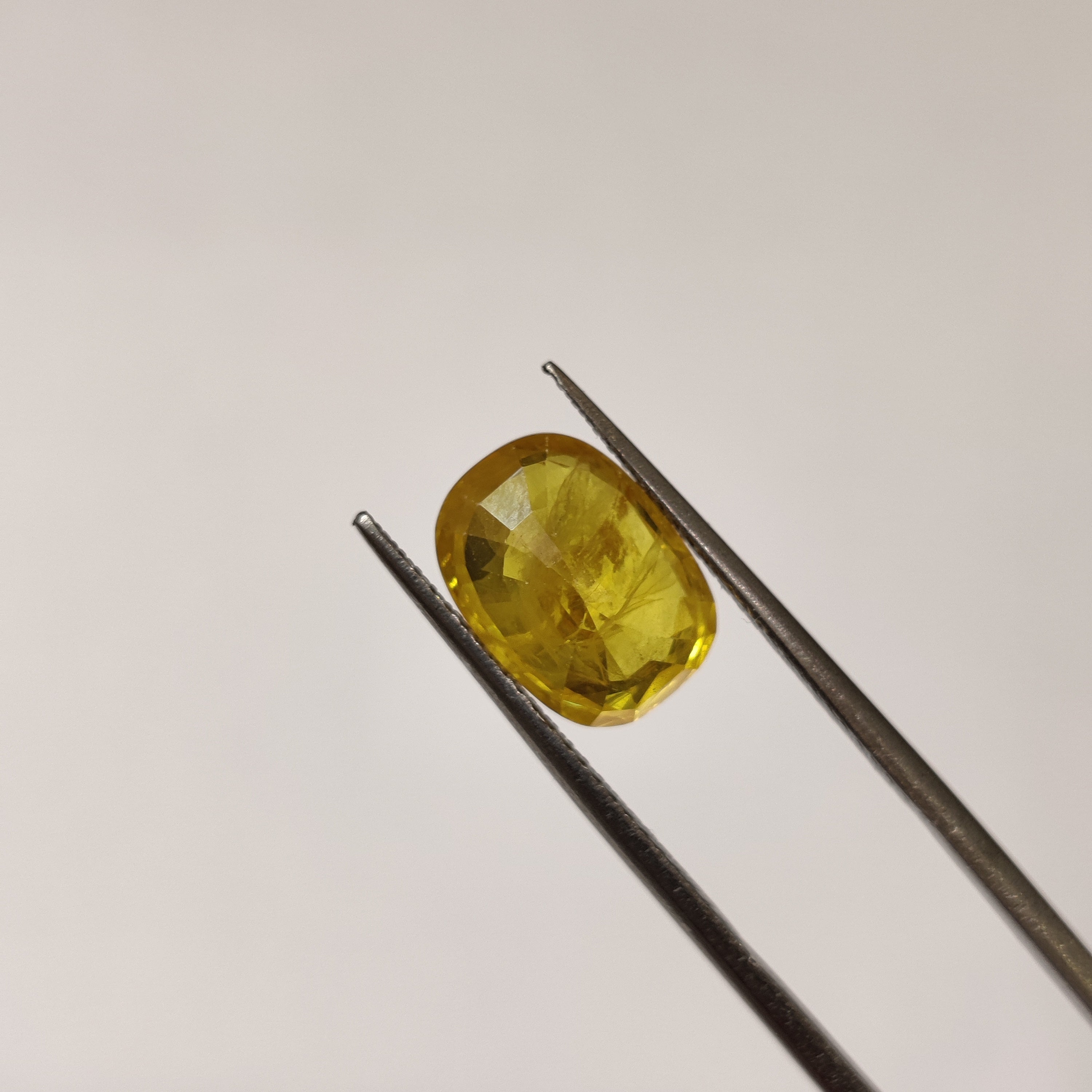 Yellow Sapphire | YS 102 | 4.04 Carat