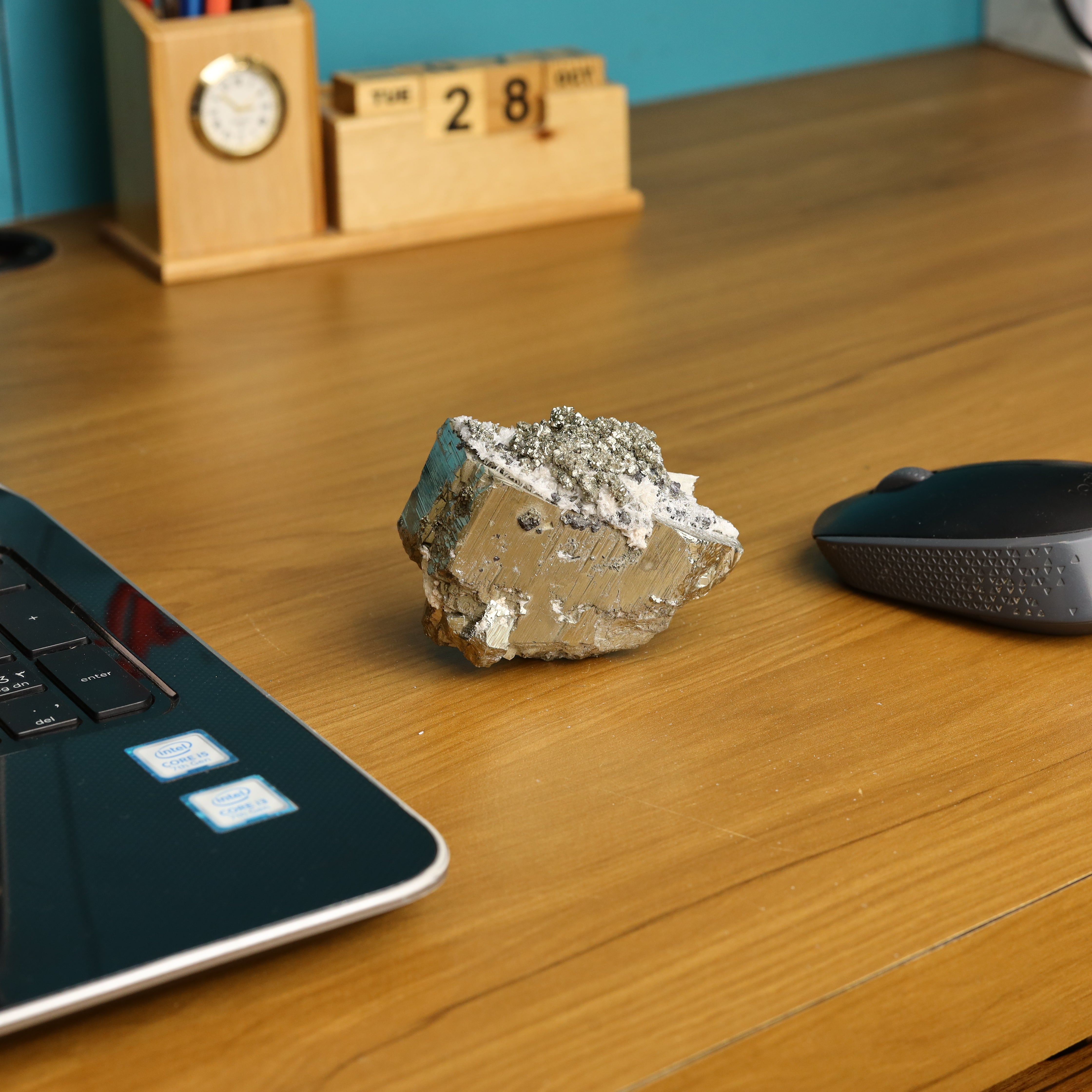 NATURAL PYRITE CLUSTER (330 GRAMS)