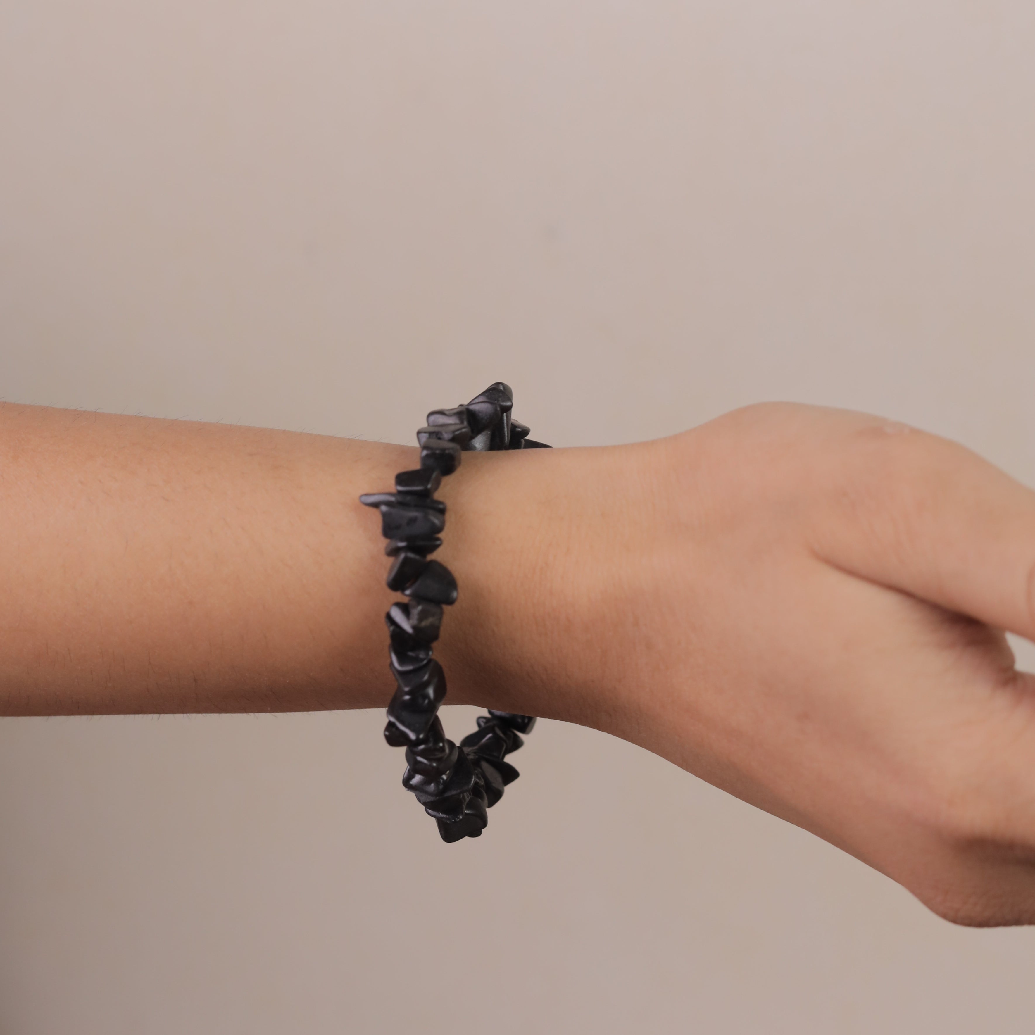 NATURAL SHUNGITE CHIPS BRACELET