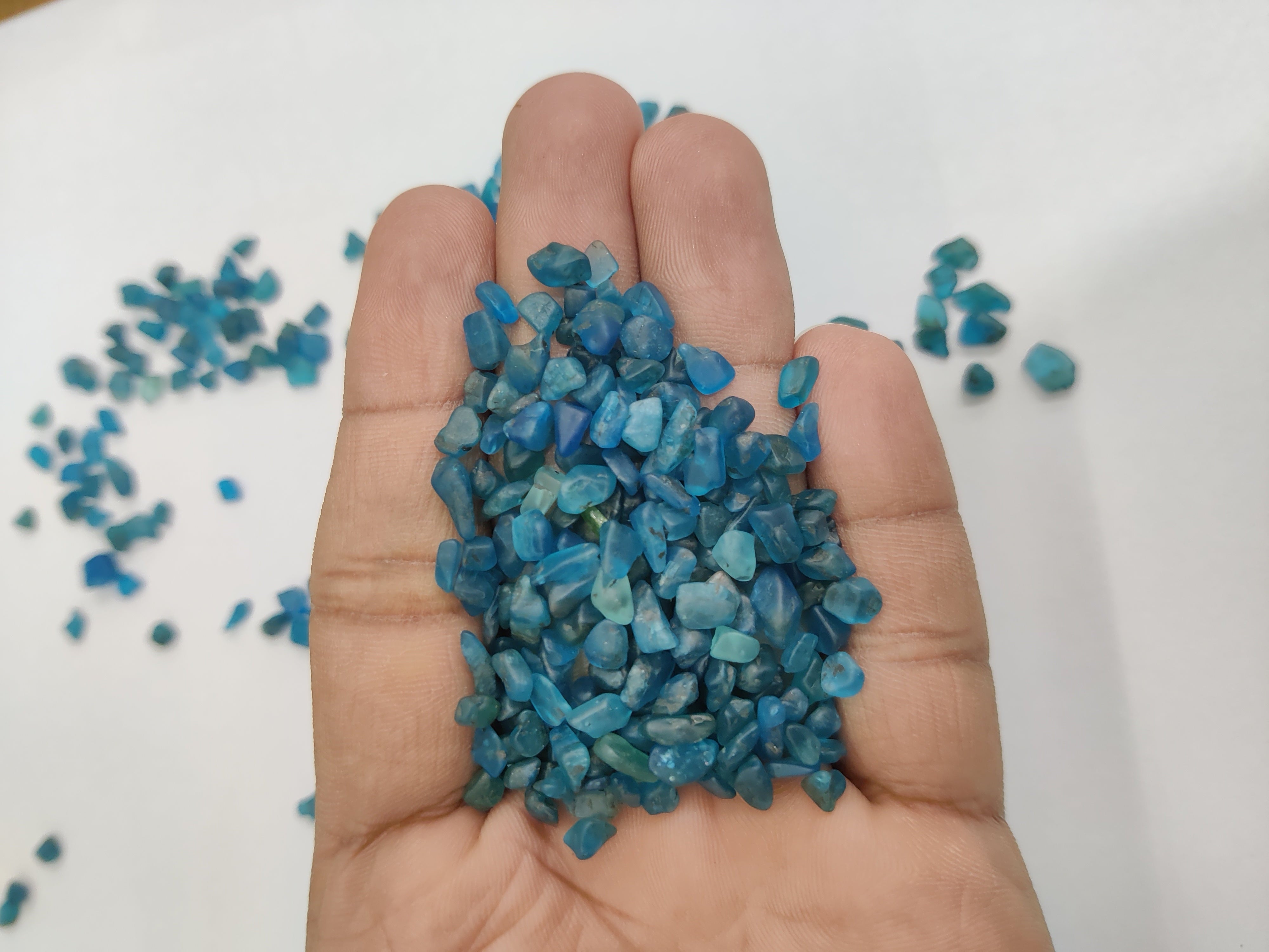 NATURAL APATITE CHIPS