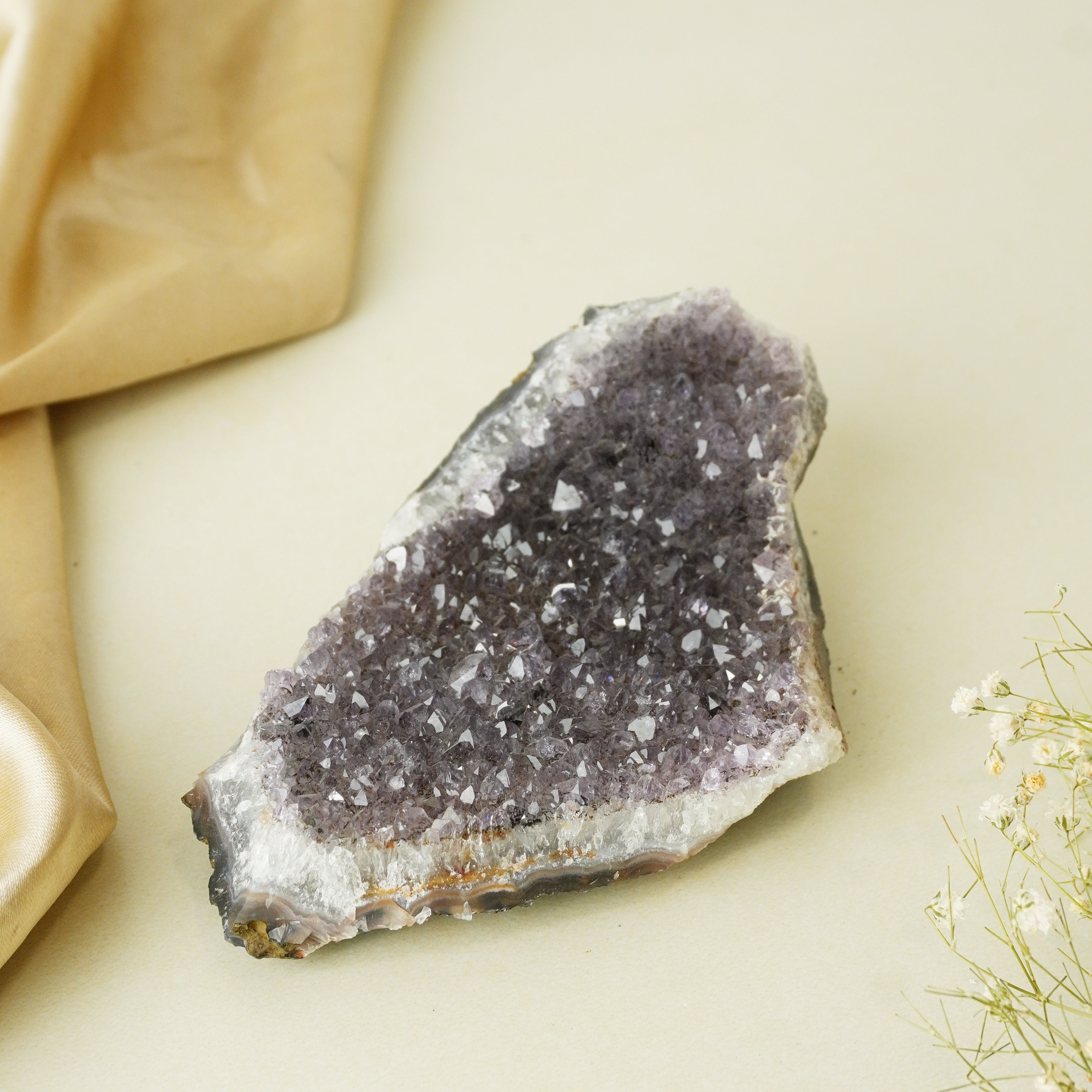 NATURAL AMETHYST CLUSTER (263 GRAMS)