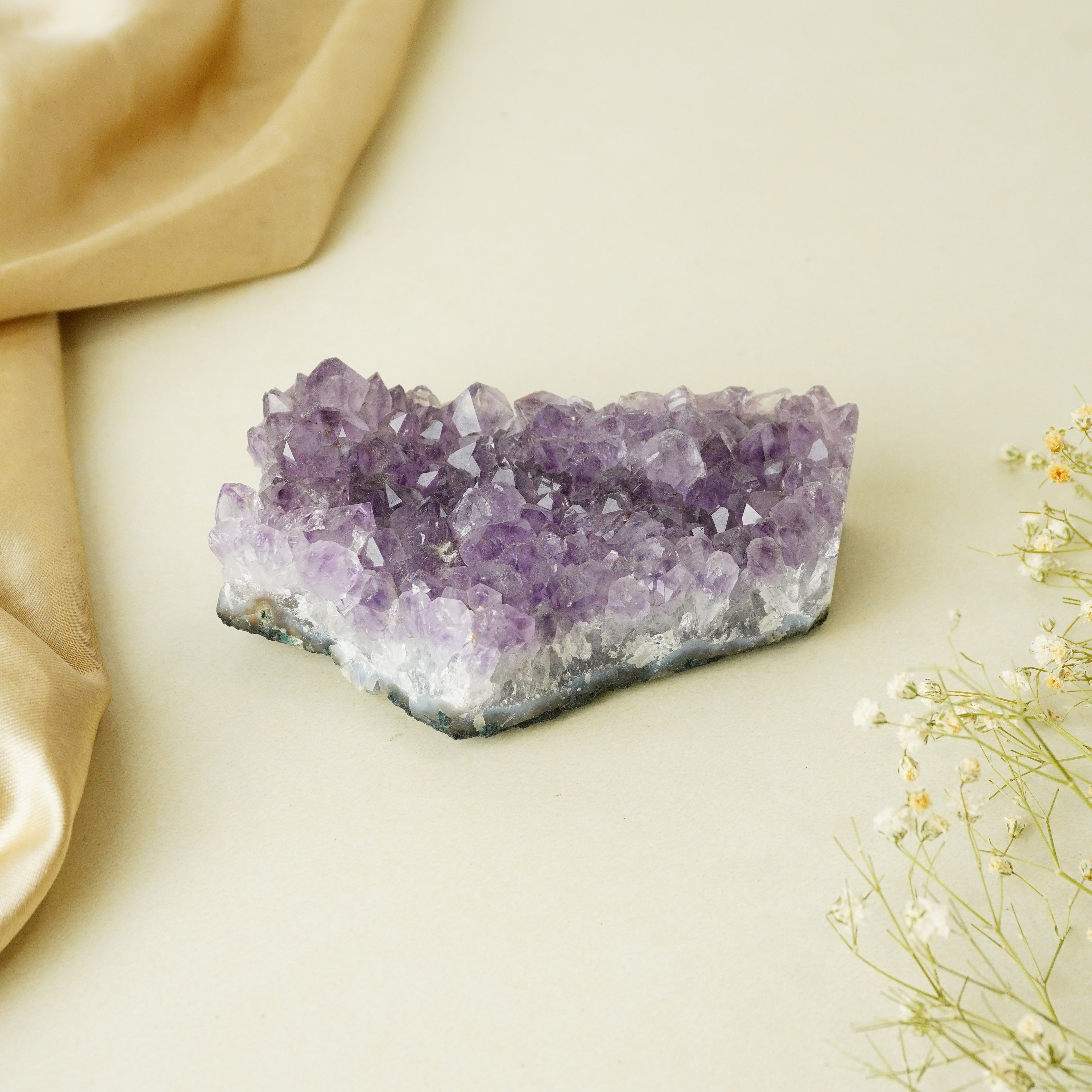 NATURAL AMETHYST CLUSTER (210 GRAMS)