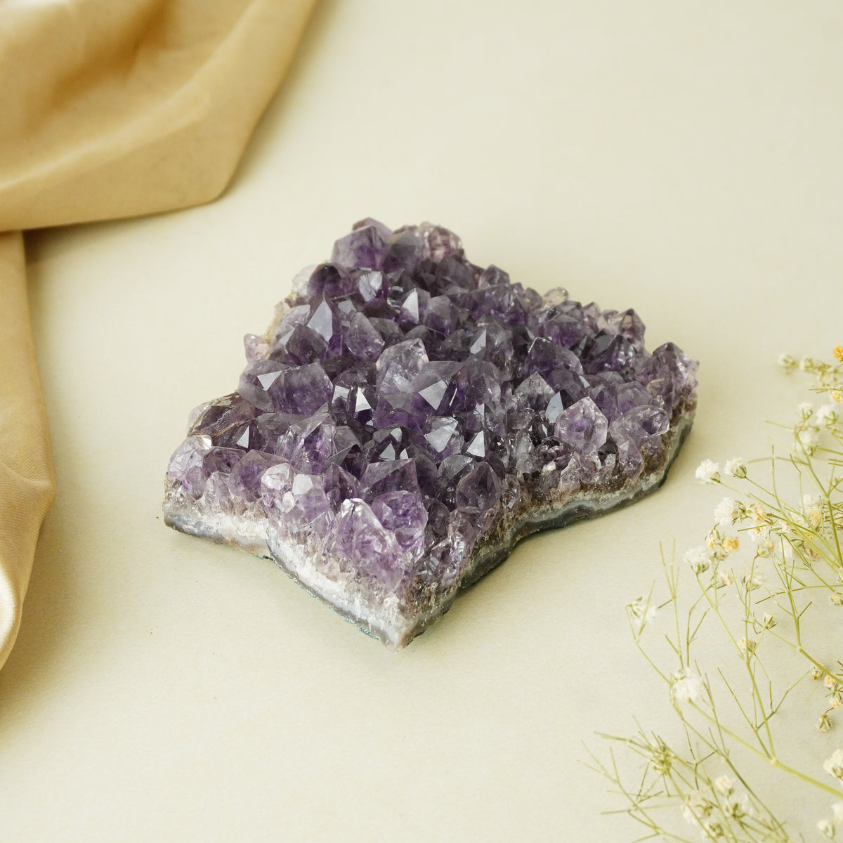 NATURAL AMETHYST CLUSTER (274 GRAMS)
