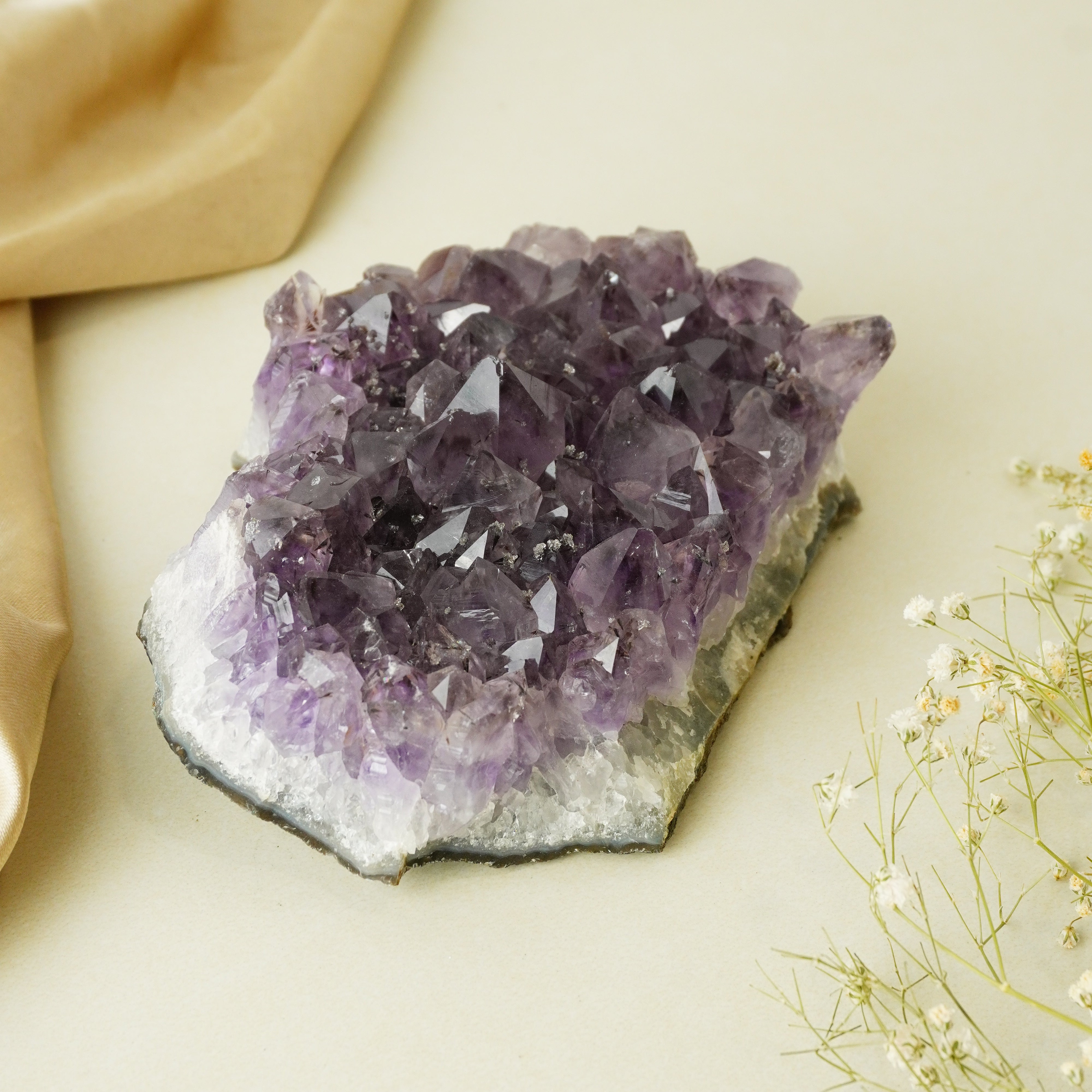 NATURAL AMETHYST CLUSTER (554 GRAMS)