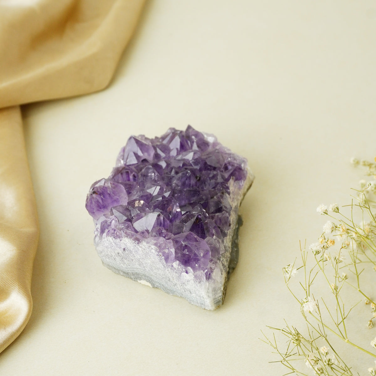 NATURAL AMETHYST CLUSTER (216 GRAMS)