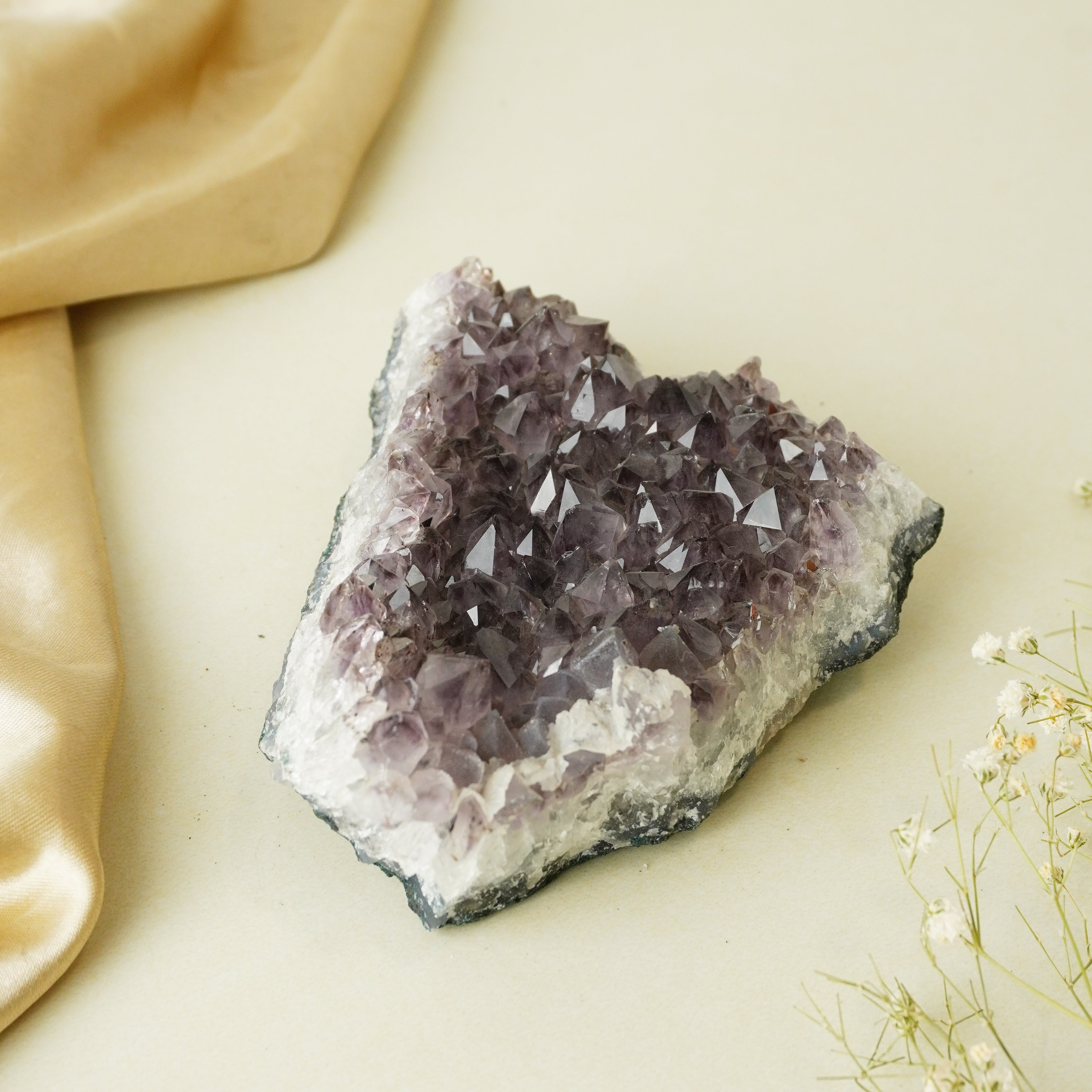 NATURAL AMETHYST CLUSTER (382 GRAMS)