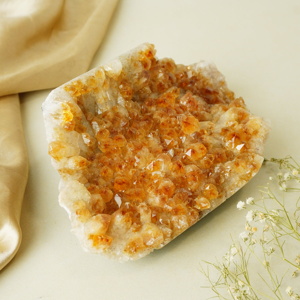 NATURAL CITRINE  CLUSTER (691 GRAMS)