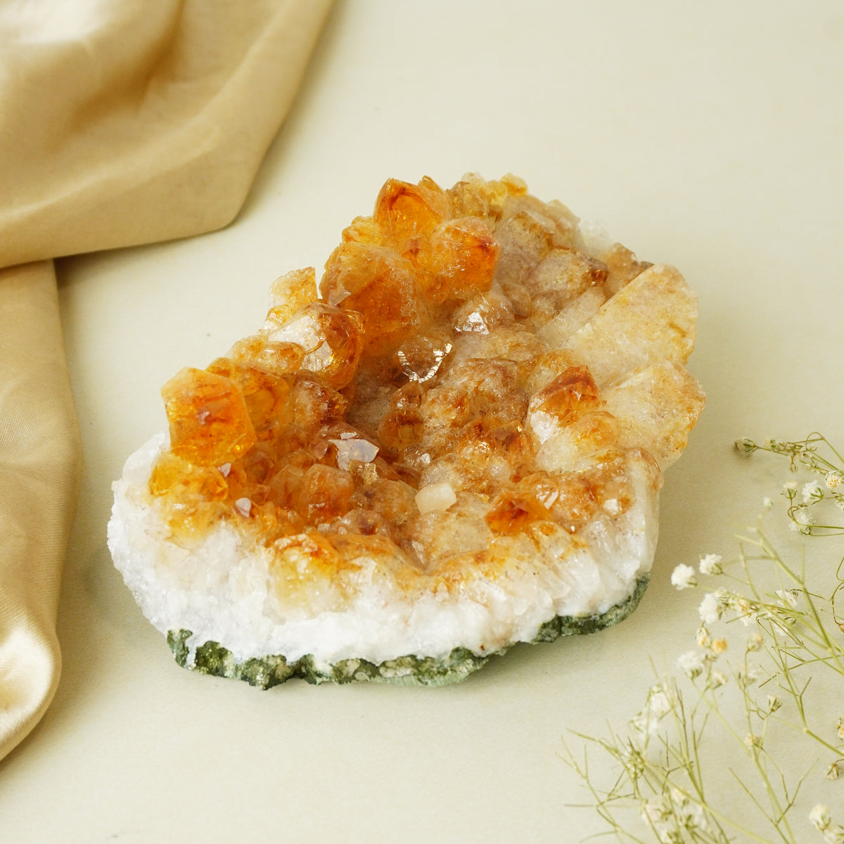 NATURAL CITRINE  CLUSTER (525 GRAMS)