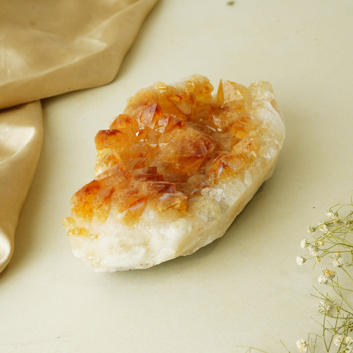 NATURAL CITRINE  CLUSTER (666 GRAMS)