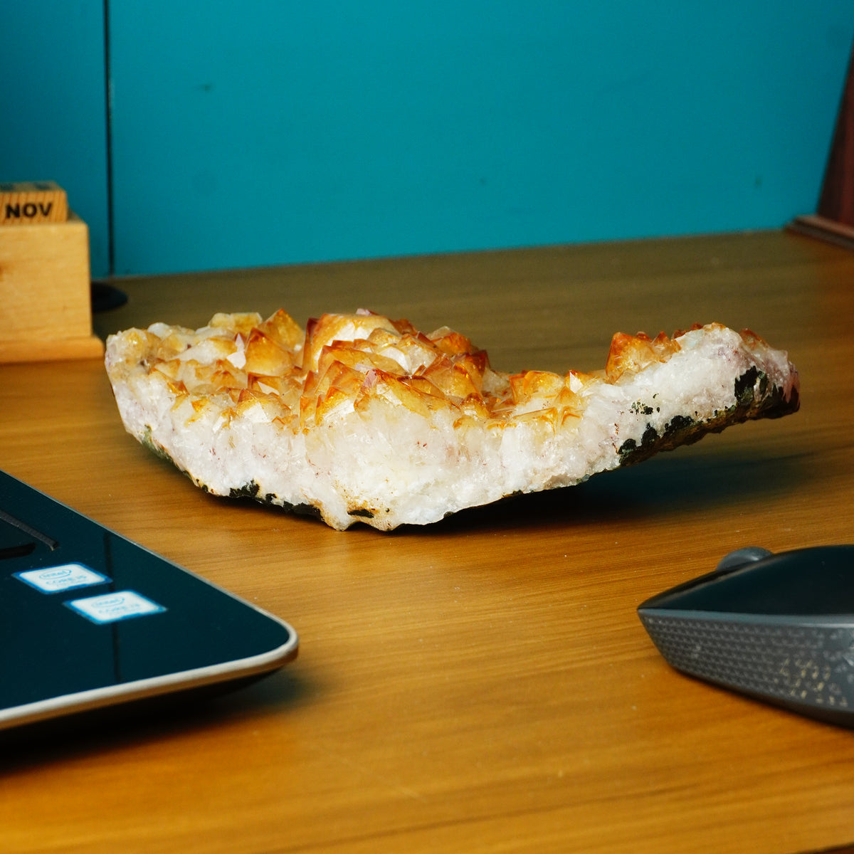 NATURAL CITRINE  CLUSTER (1.088 KILOGRAMS)