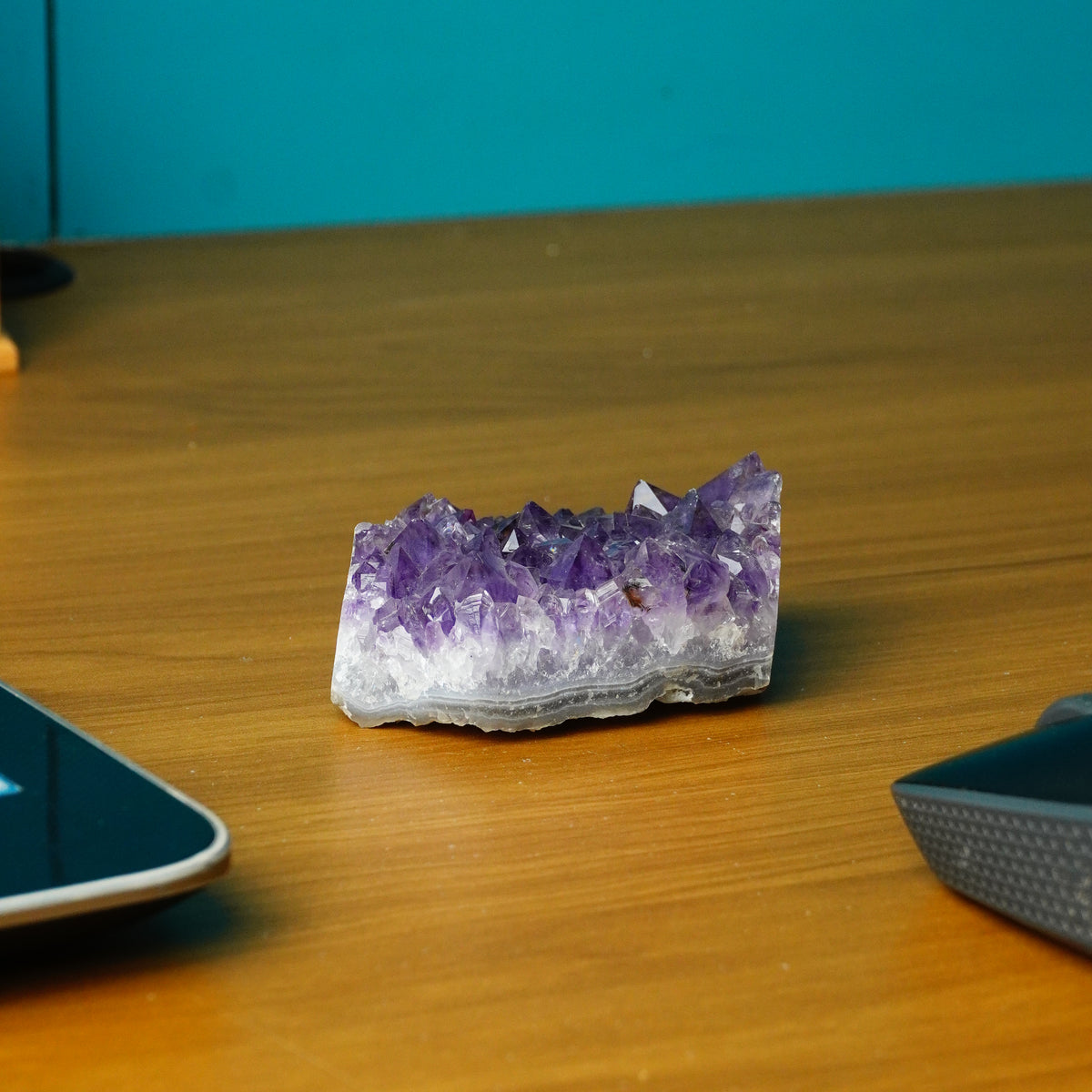 NATURAL AMETHYST CLUSTER (216 GRAMS)