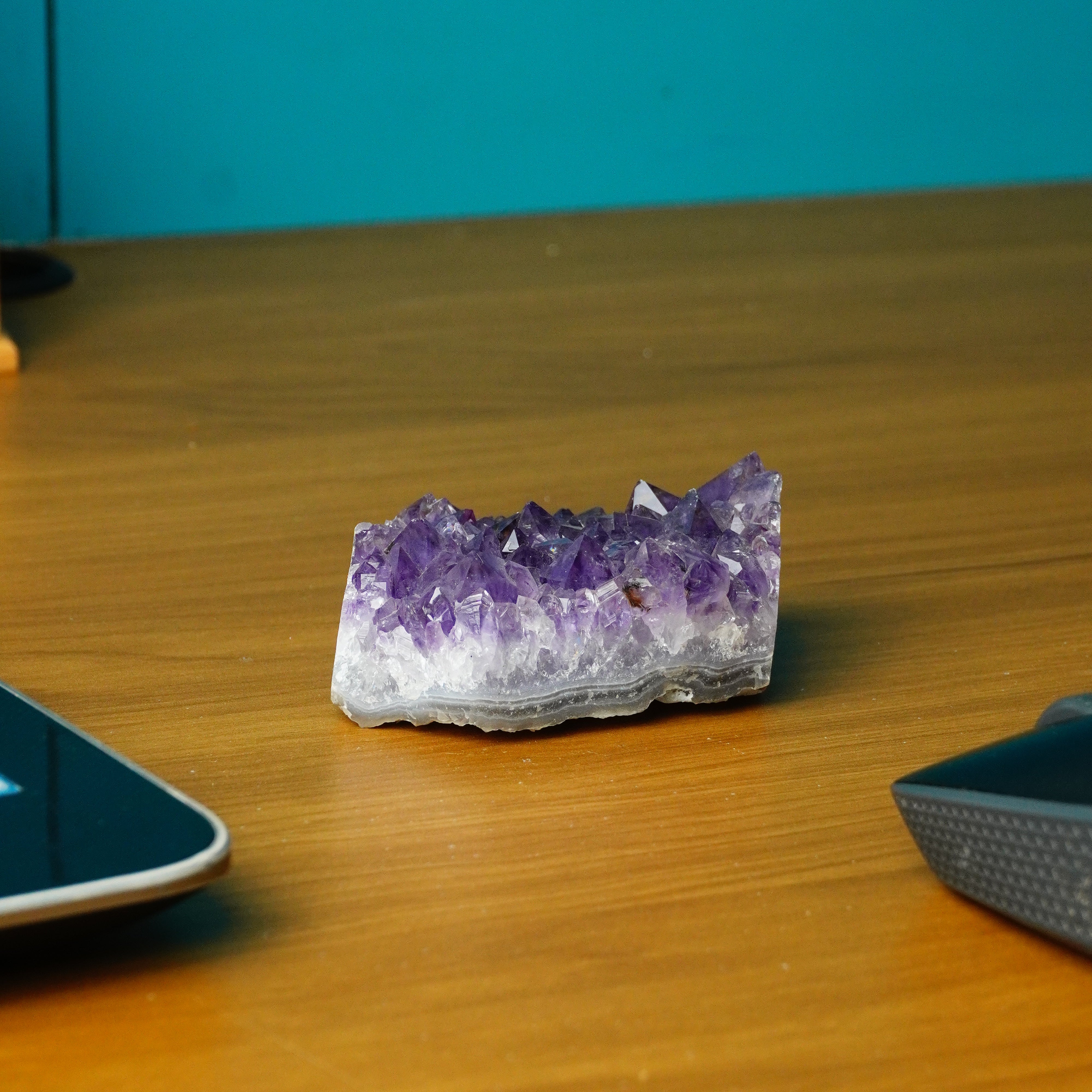 NATURAL AMETHYST CLUSTER (216 GRAMS)