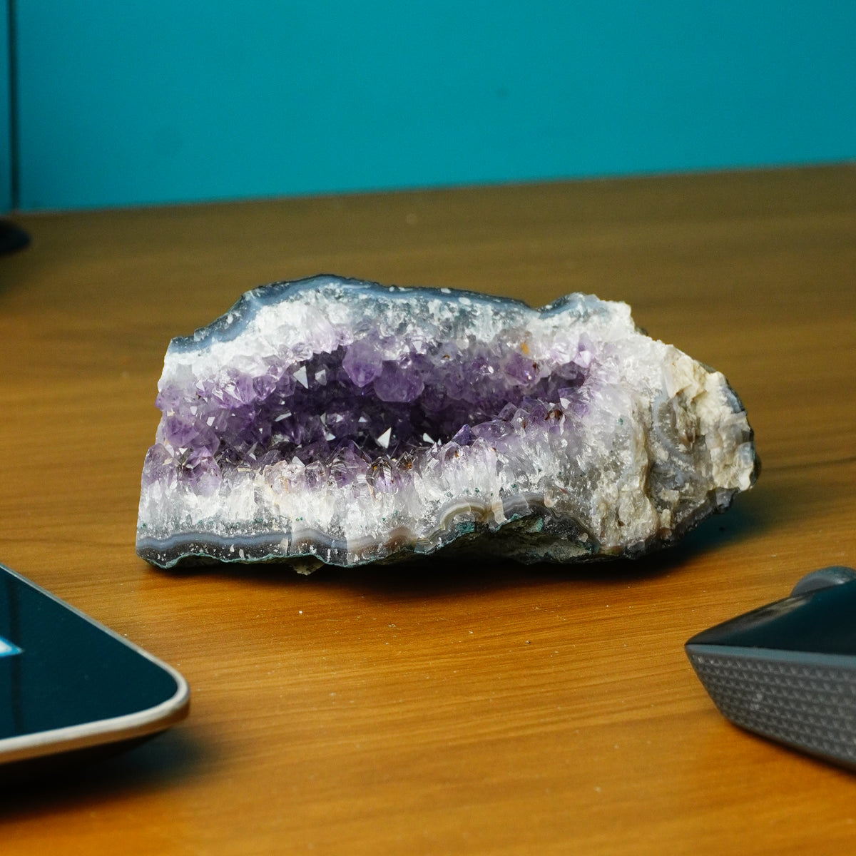 NATURAL AMETHYST CLUSTER (537 GRAMS)