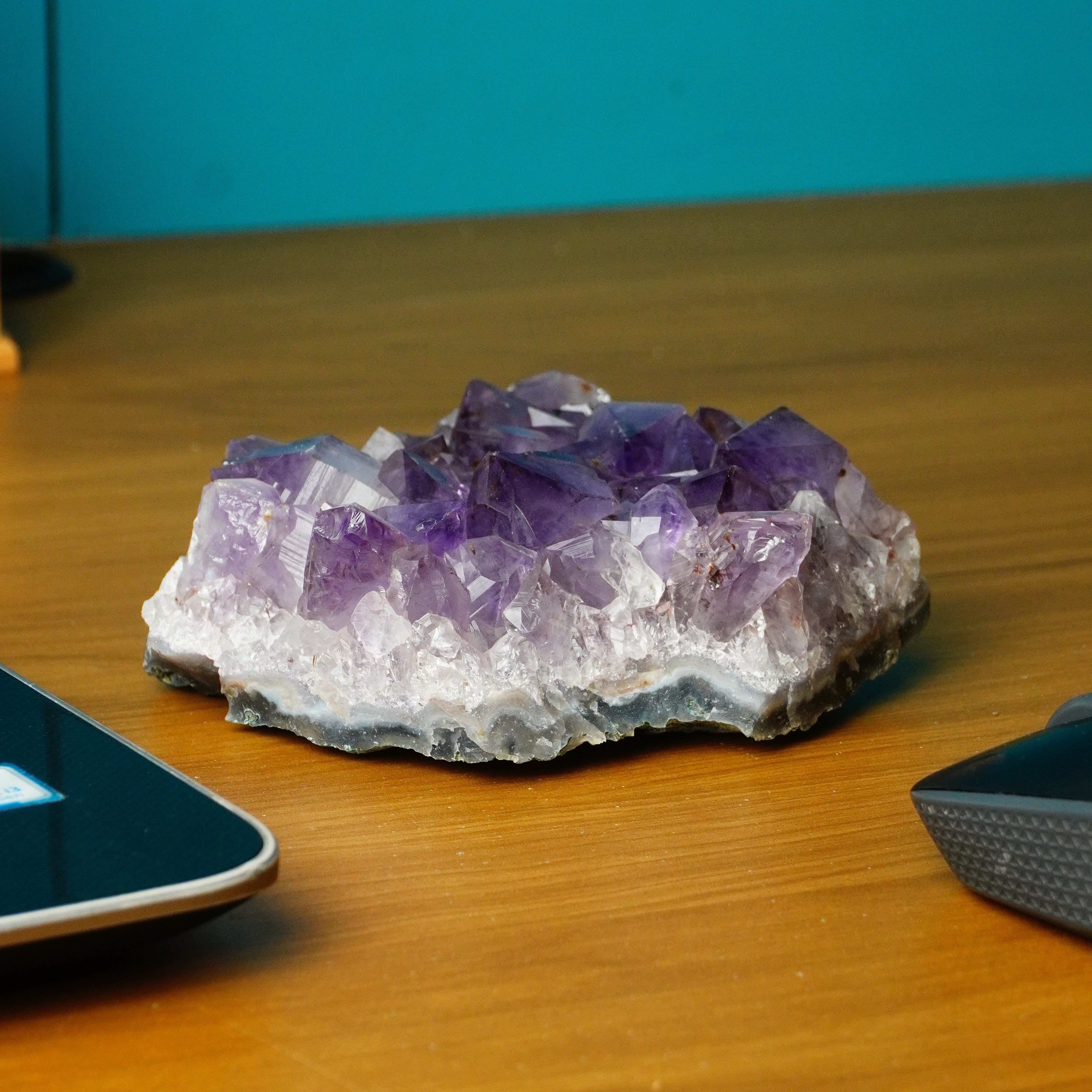 NATURAL AMETHYST CLUSTER (668 GRAMS)