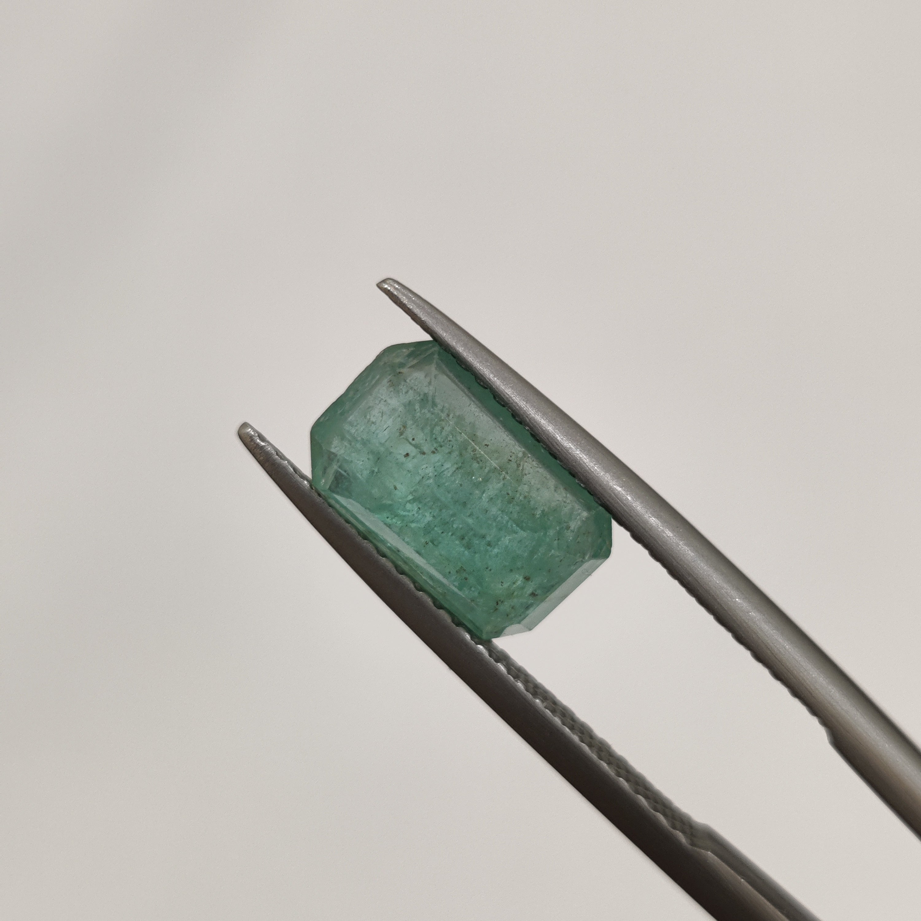 Emerald | EM 404 | 2.52 Carat