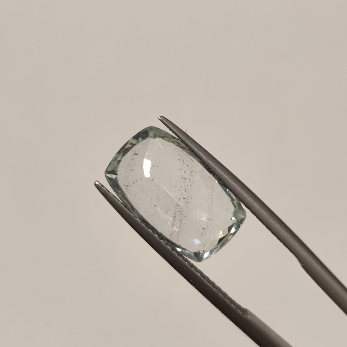 Natural Aquamarine (Beruj) | Aqua 10 | 5.86 Carat | Certified
