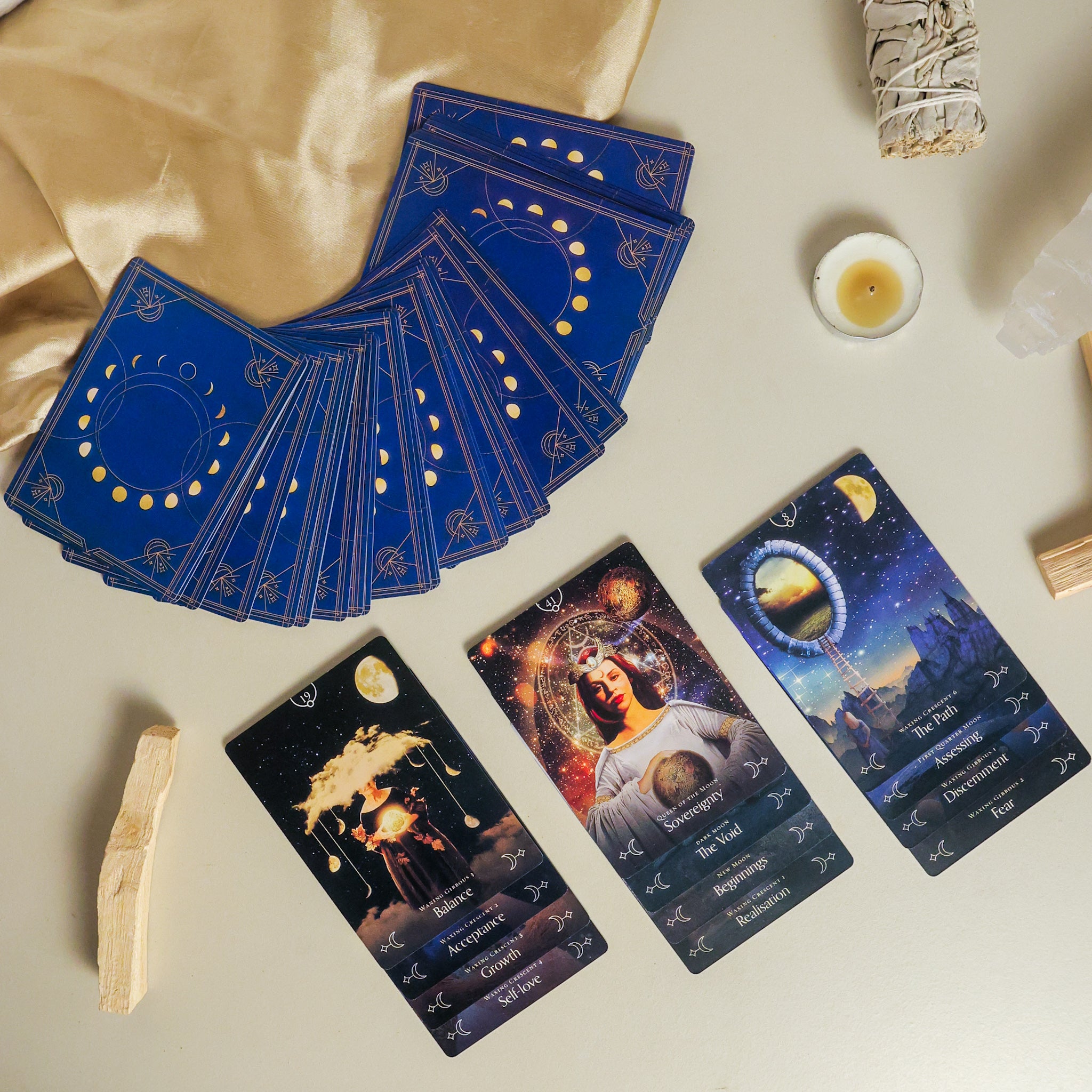 QUEEN OF THE MOON ORCLE TAROT CARD