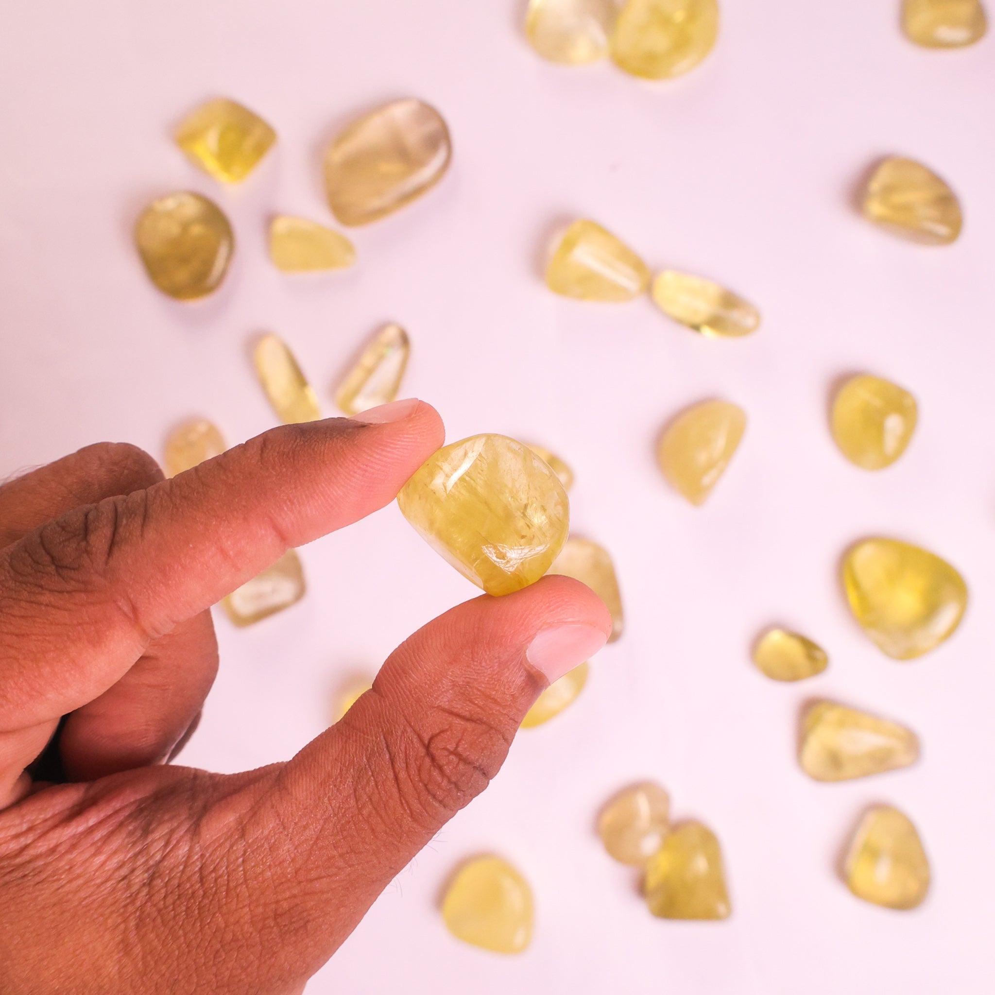 NATURAL LEMON QUARTZ TUMBLE