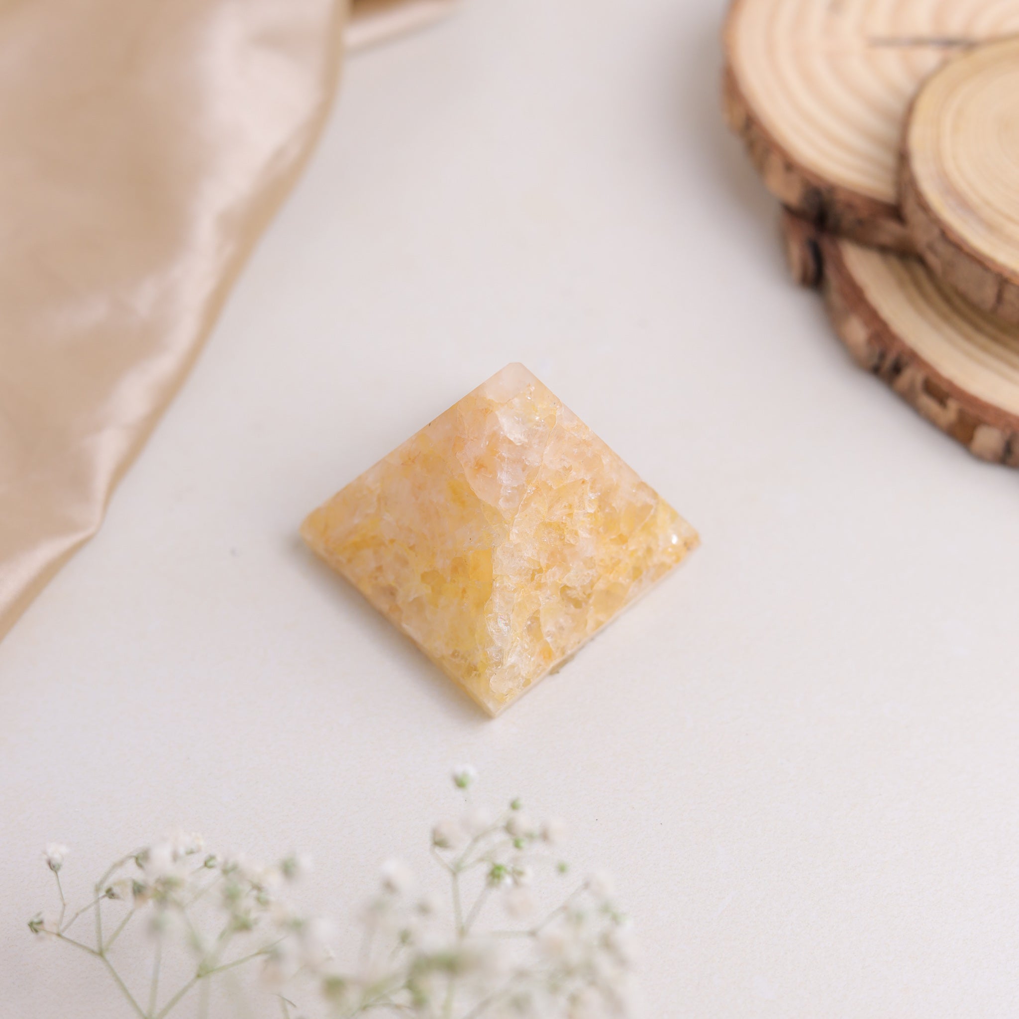 NATURAL YELLOW  AVENTURINE  PYRAMID
