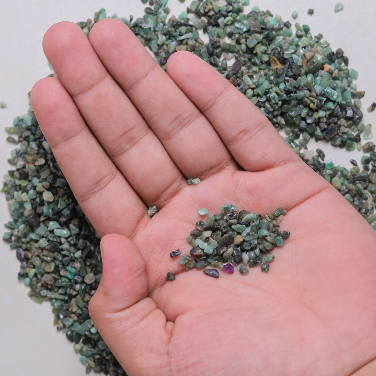 NATURAL EMERALD CHIPS