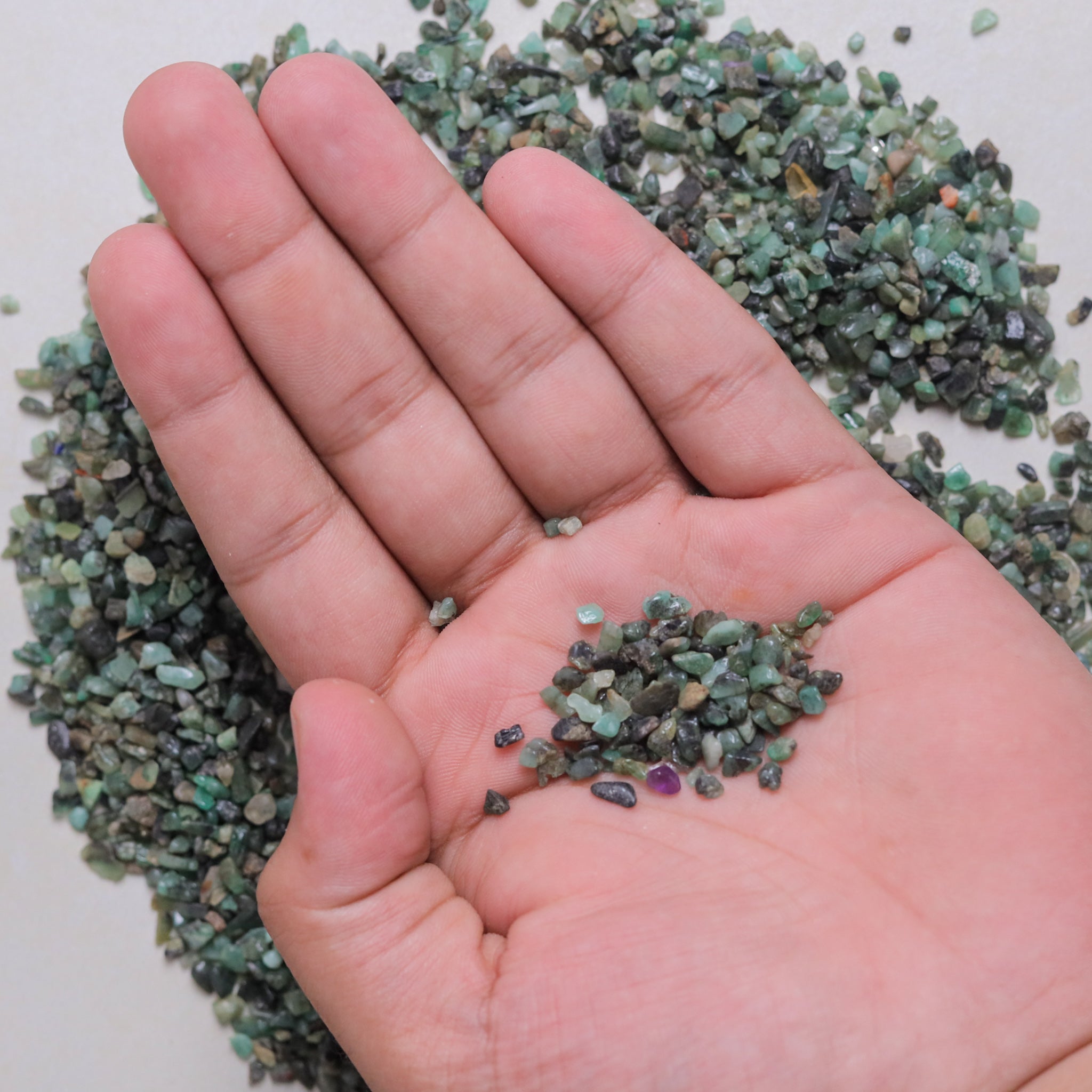 NATURAL EMERALD CHIPS