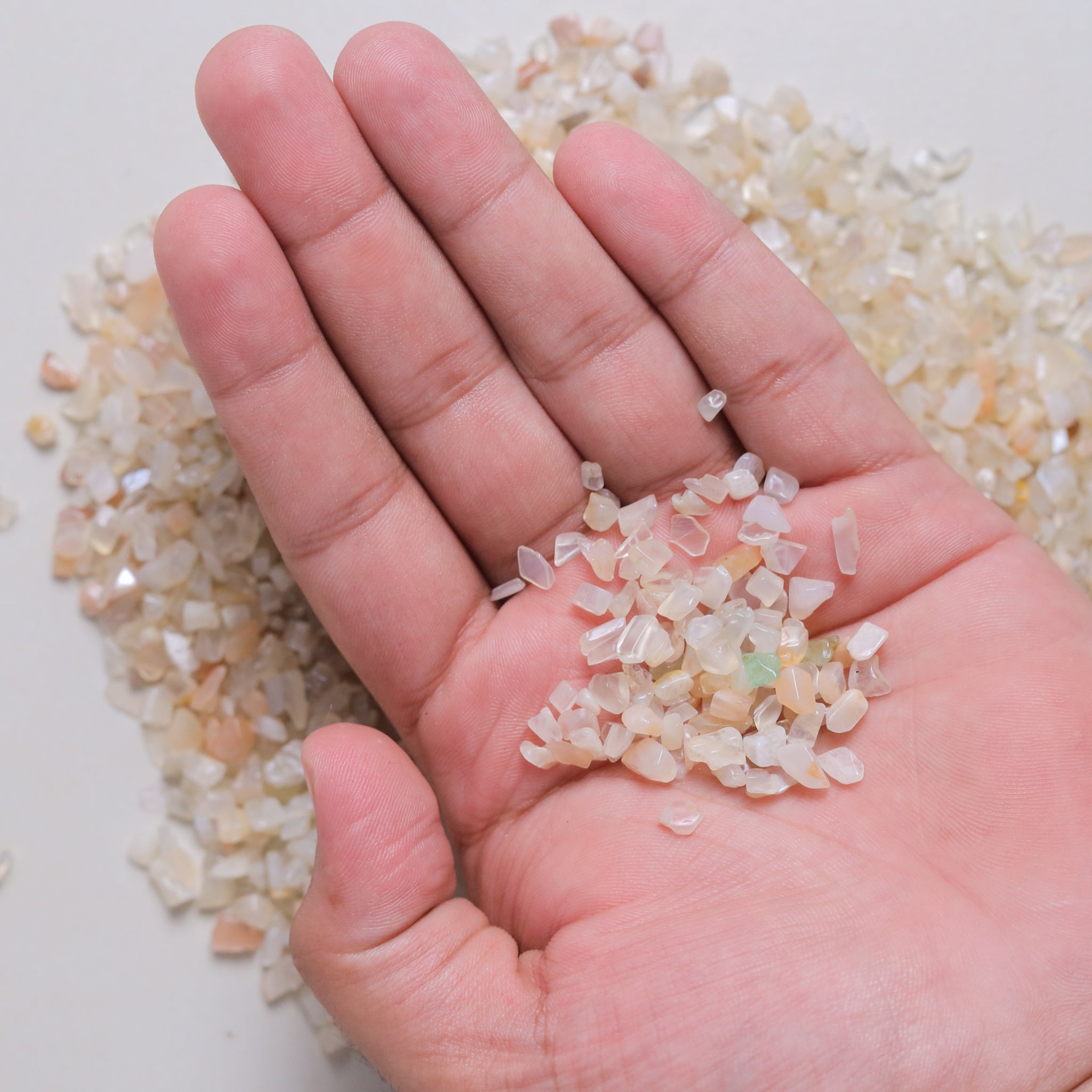 NATURAL PEACH MOONSTONE CHIPS