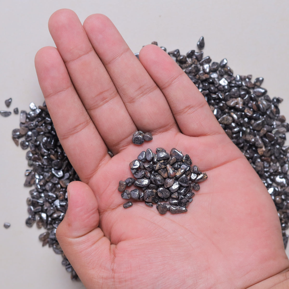 NATURAL HEMATITE CHIPS