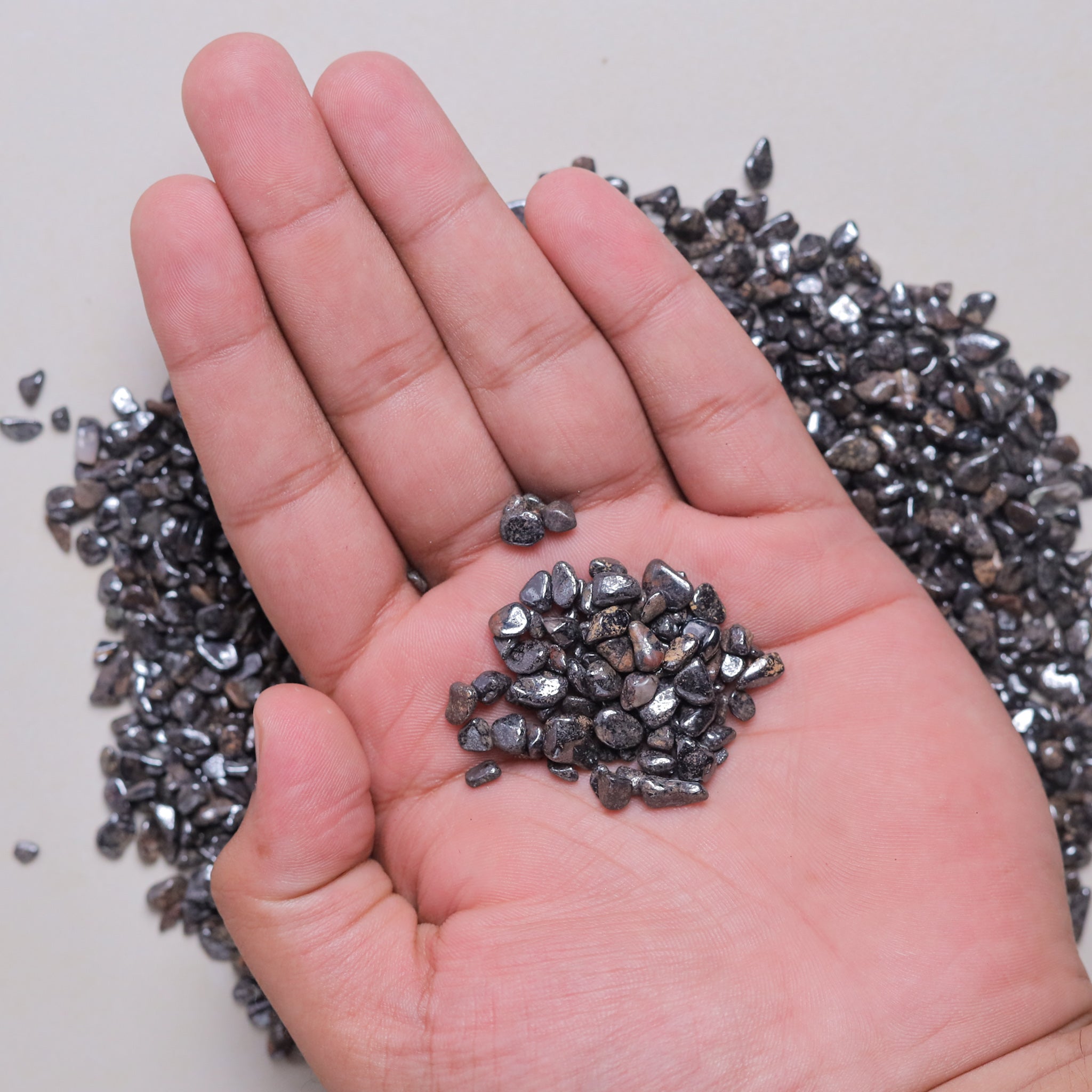 NATURAL HEMATITE CHIPS