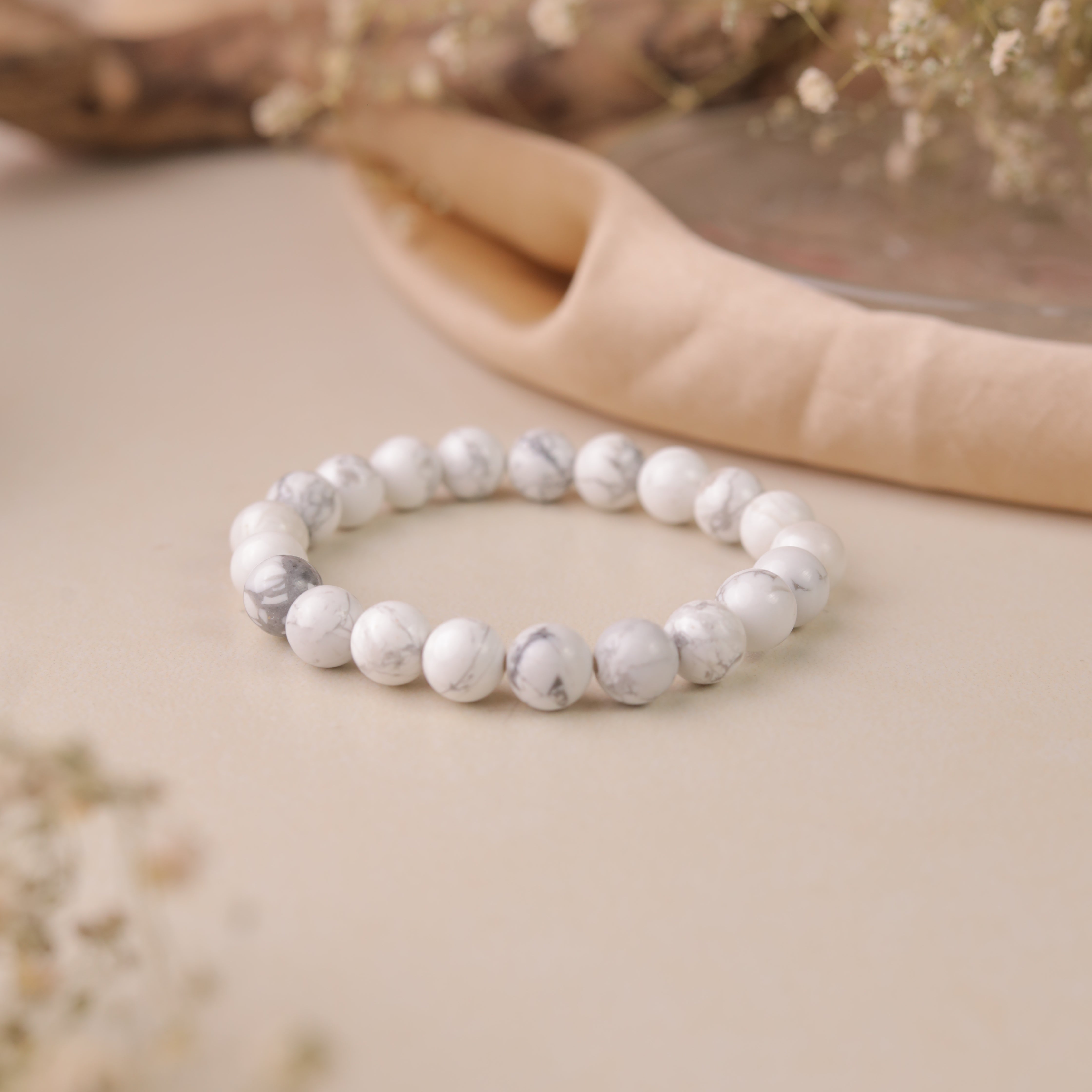 NATURAL HOWLITE BRACELET