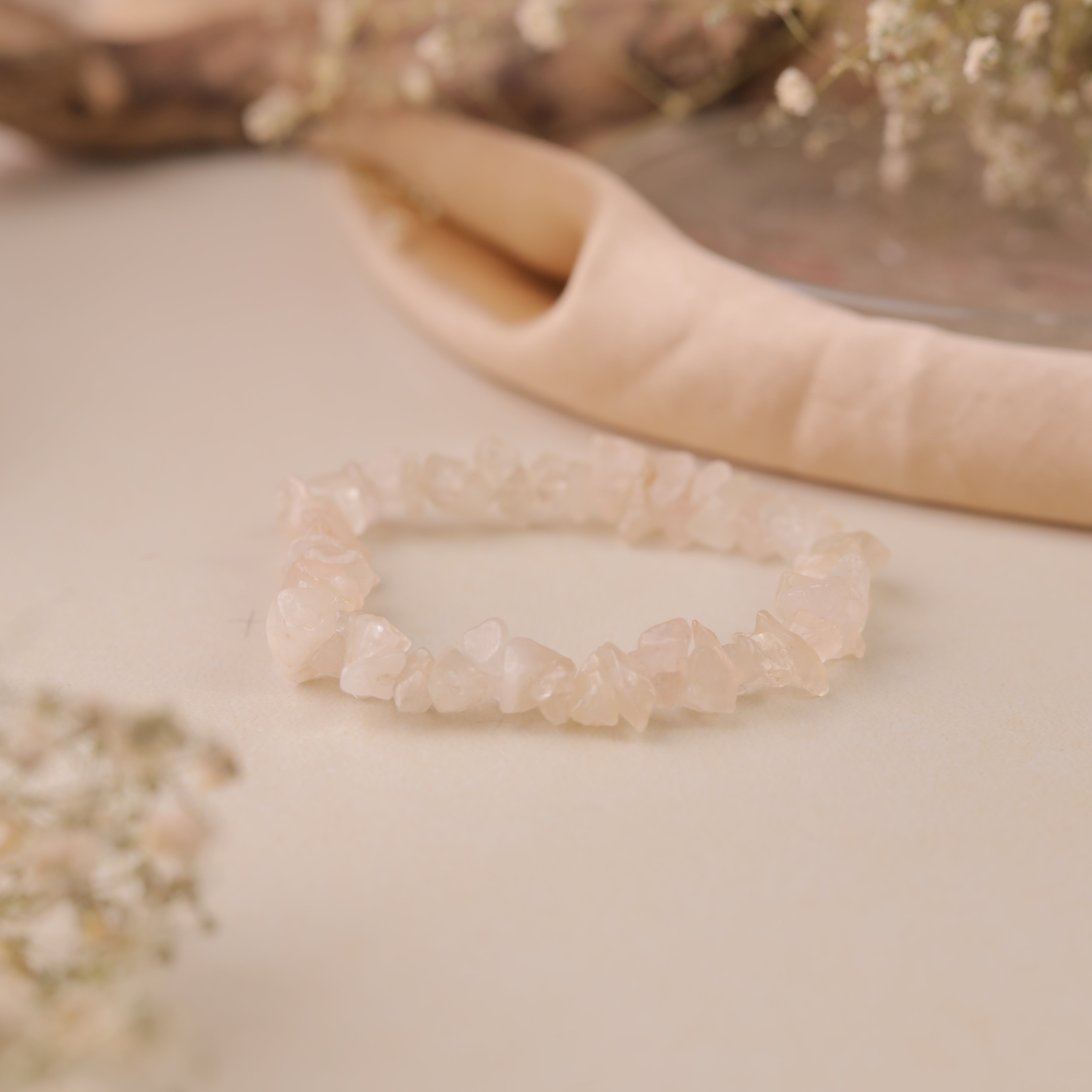 NATURAL ROSE QUARTZ CHIPS BRACELET