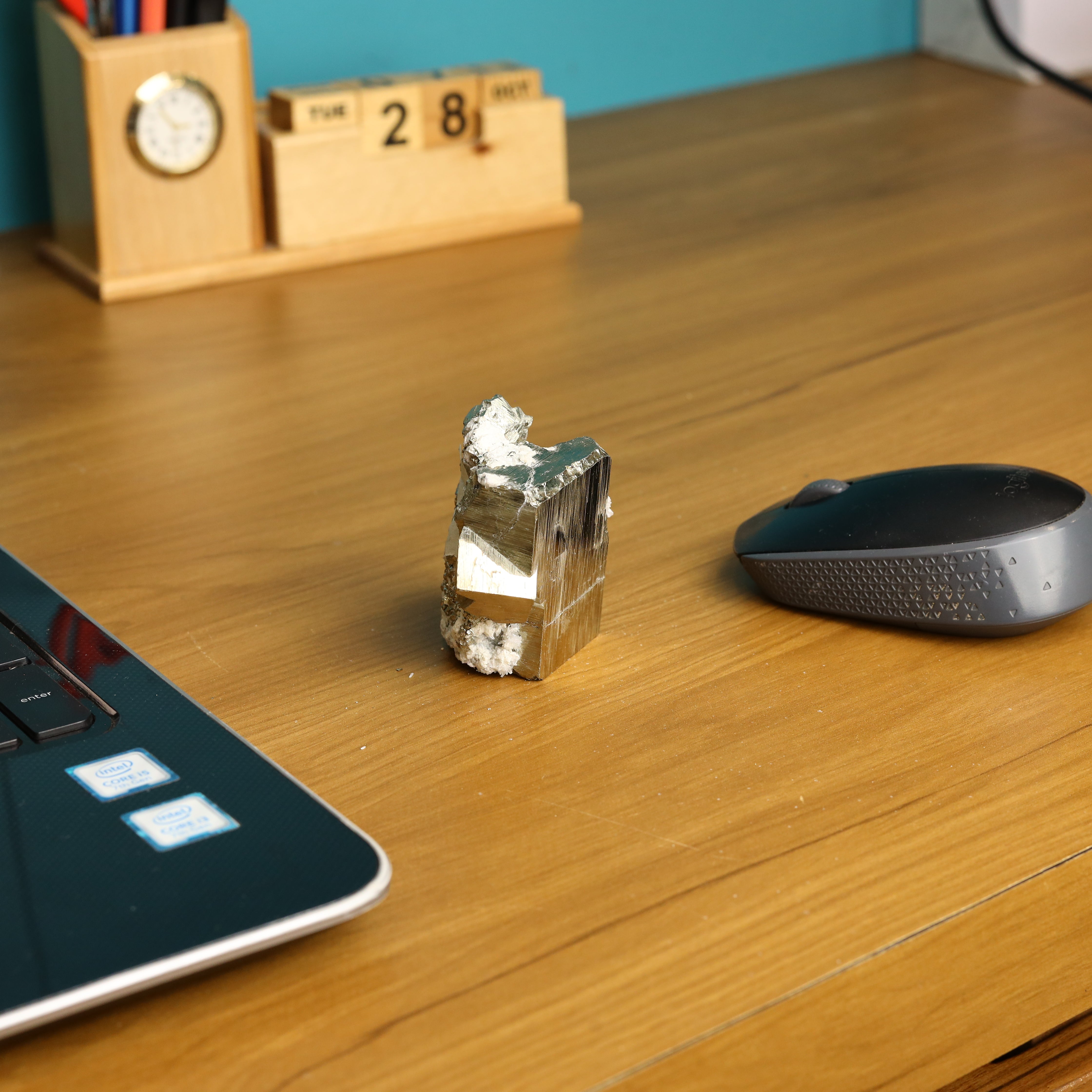 NATURAL PYRITE CLUSTER (286 GRAMS)