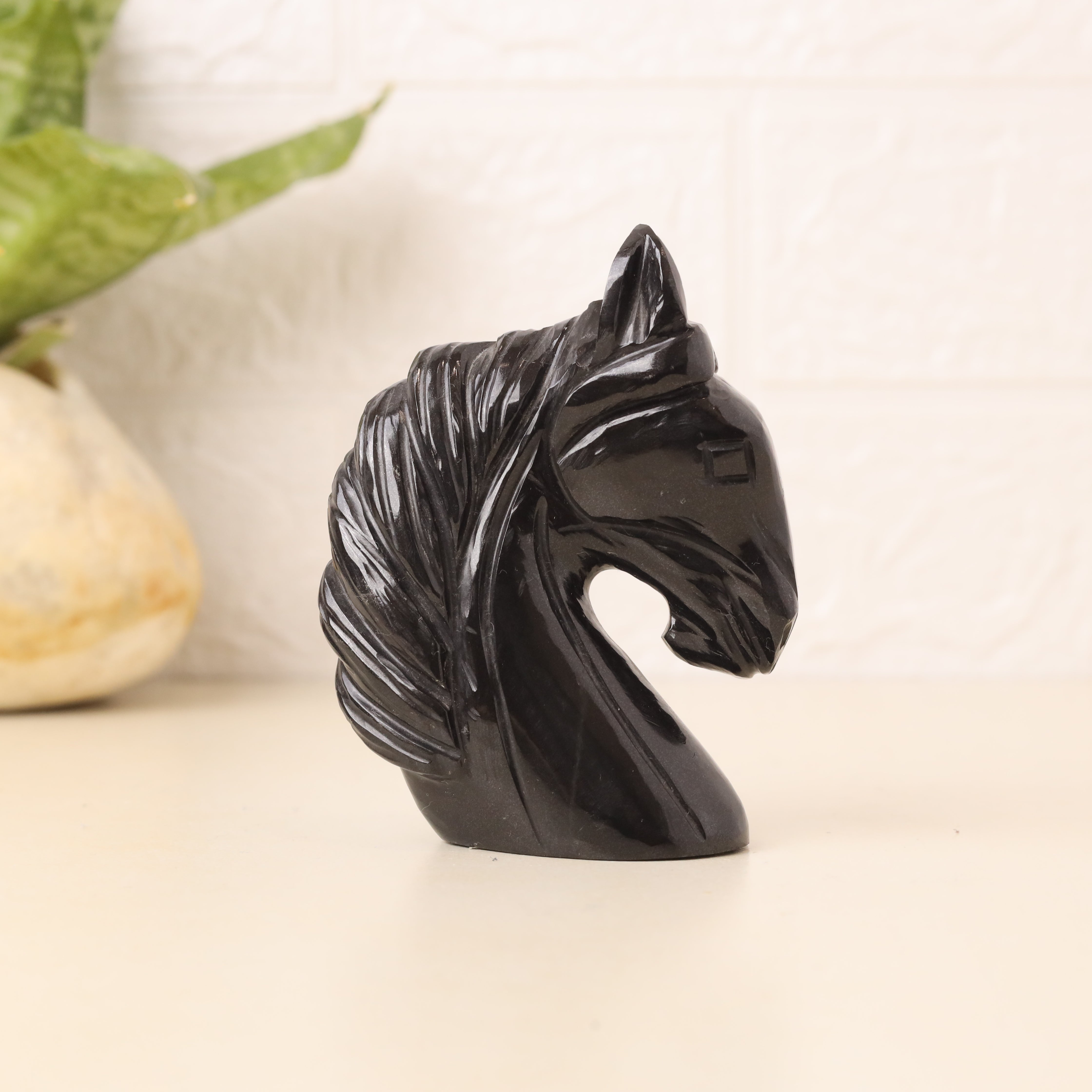Natural black Agate Horse Hand Carved Sculpture Figurine 260g