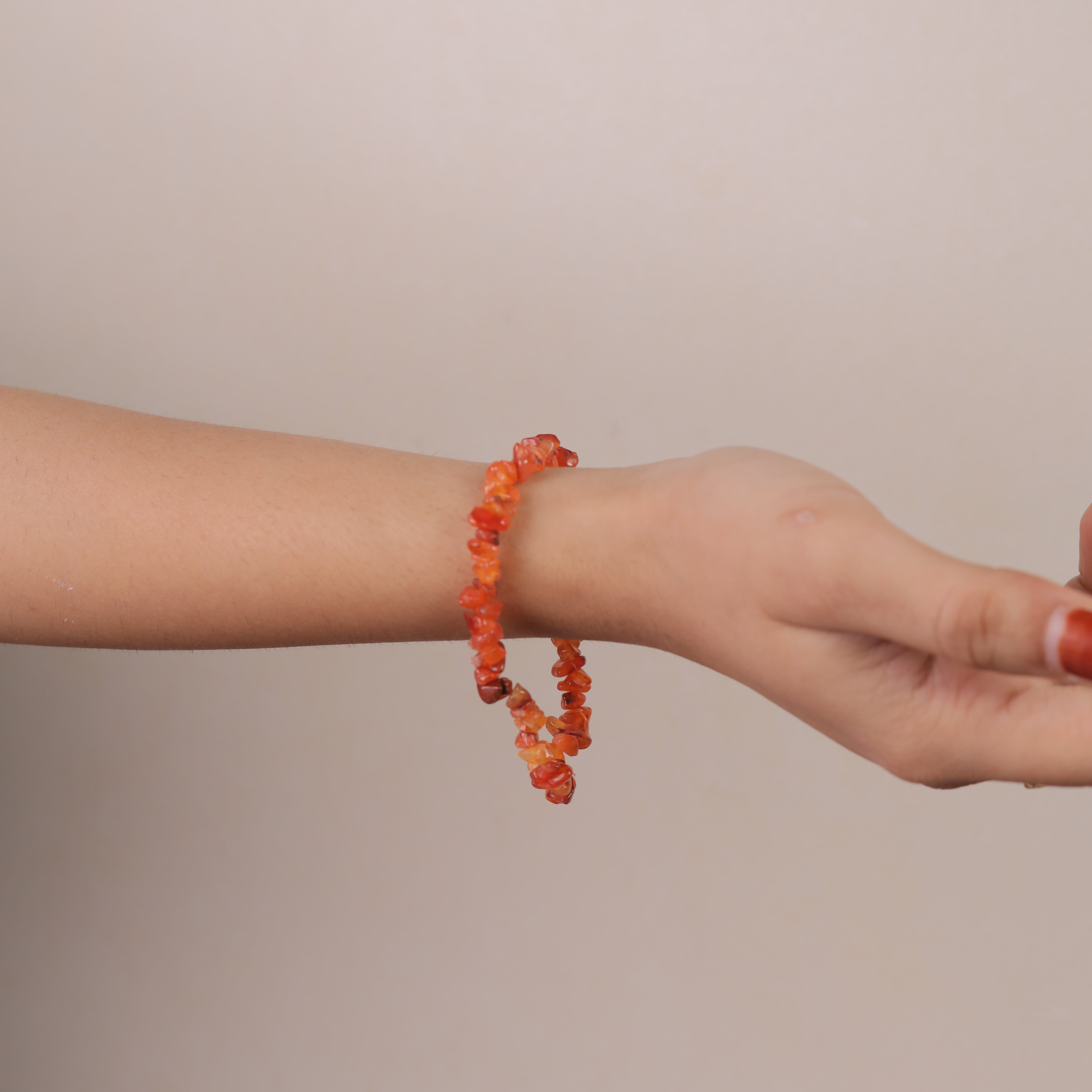 NATURAL CARNELIAN CHIPS STONE BRACELET