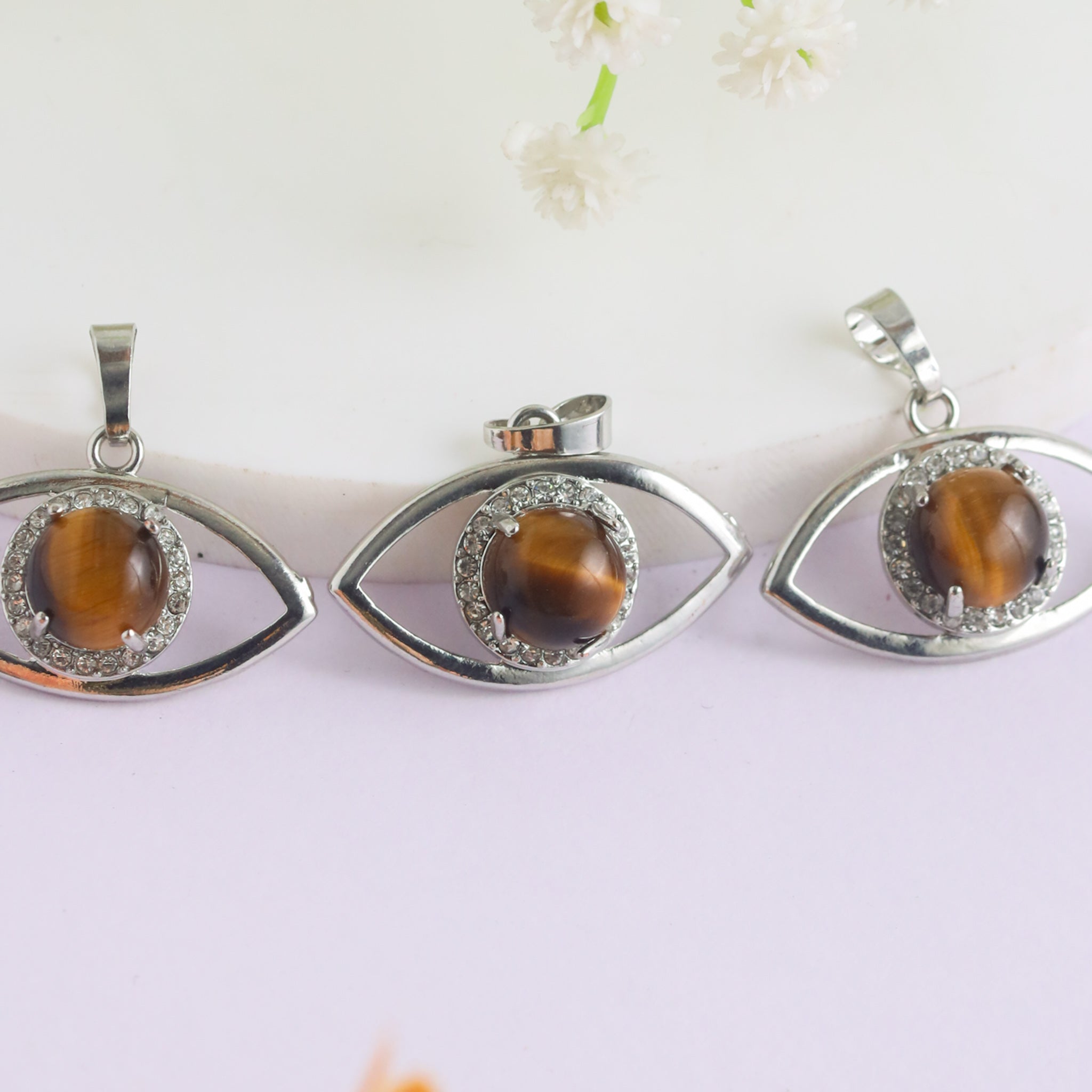 Natural Tiger Eye Pendant (Eye Shape)