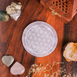 Natural Selenite Multi Crystal Round Plate – Coloured Crystal Charging Tool