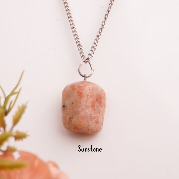 Natural Tumble Pendant 4 Close Up – Crystal Stone Detail